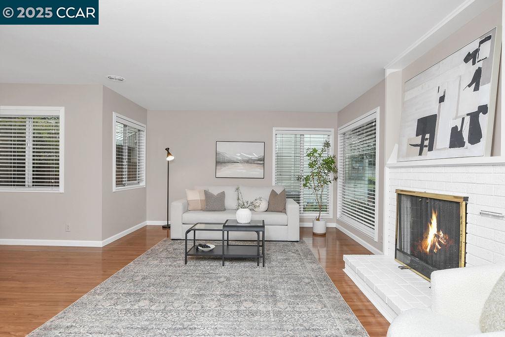 Detail Gallery Image 5 of 38 For 19061 Gliddon Street, Castro Valley,  CA 94546 - 3 Beds | 2 Baths