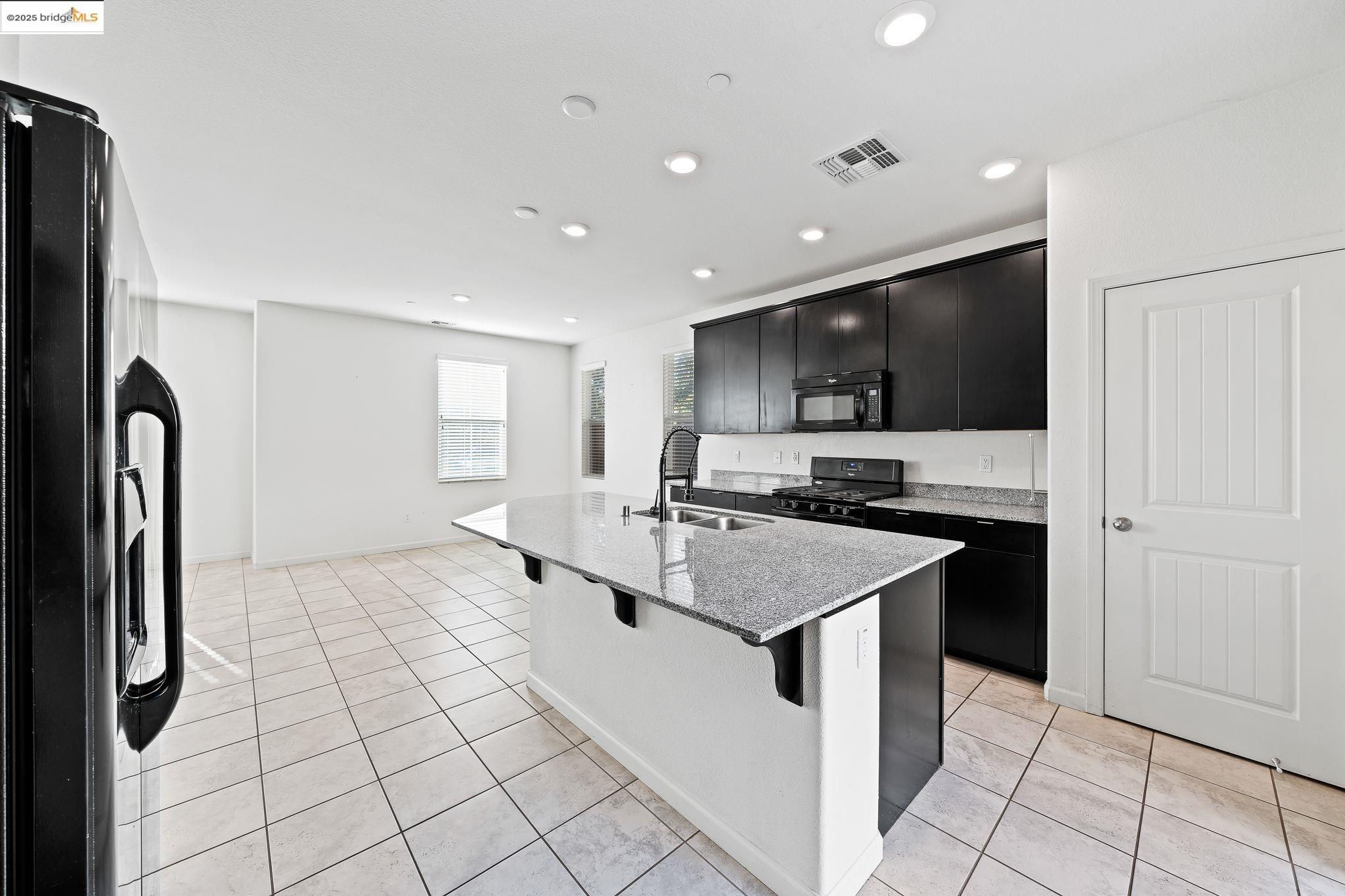 Detail Gallery Image 16 of 46 For 2249 Novi Dr, Riverbank,  CA 95367 - 3 Beds | 2/1 Baths