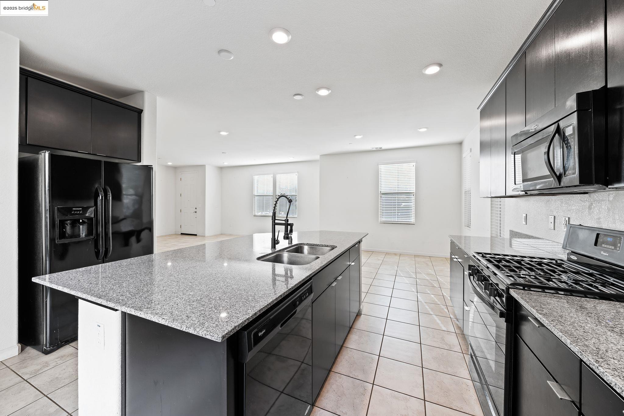 Detail Gallery Image 19 of 46 For 2249 Novi Dr, Riverbank,  CA 95367 - 3 Beds | 2/1 Baths