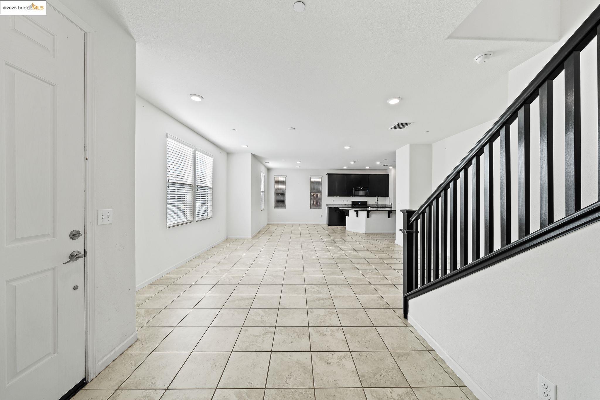 Detail Gallery Image 6 of 46 For 2249 Novi Dr, Riverbank,  CA 95367 - 3 Beds | 2/1 Baths