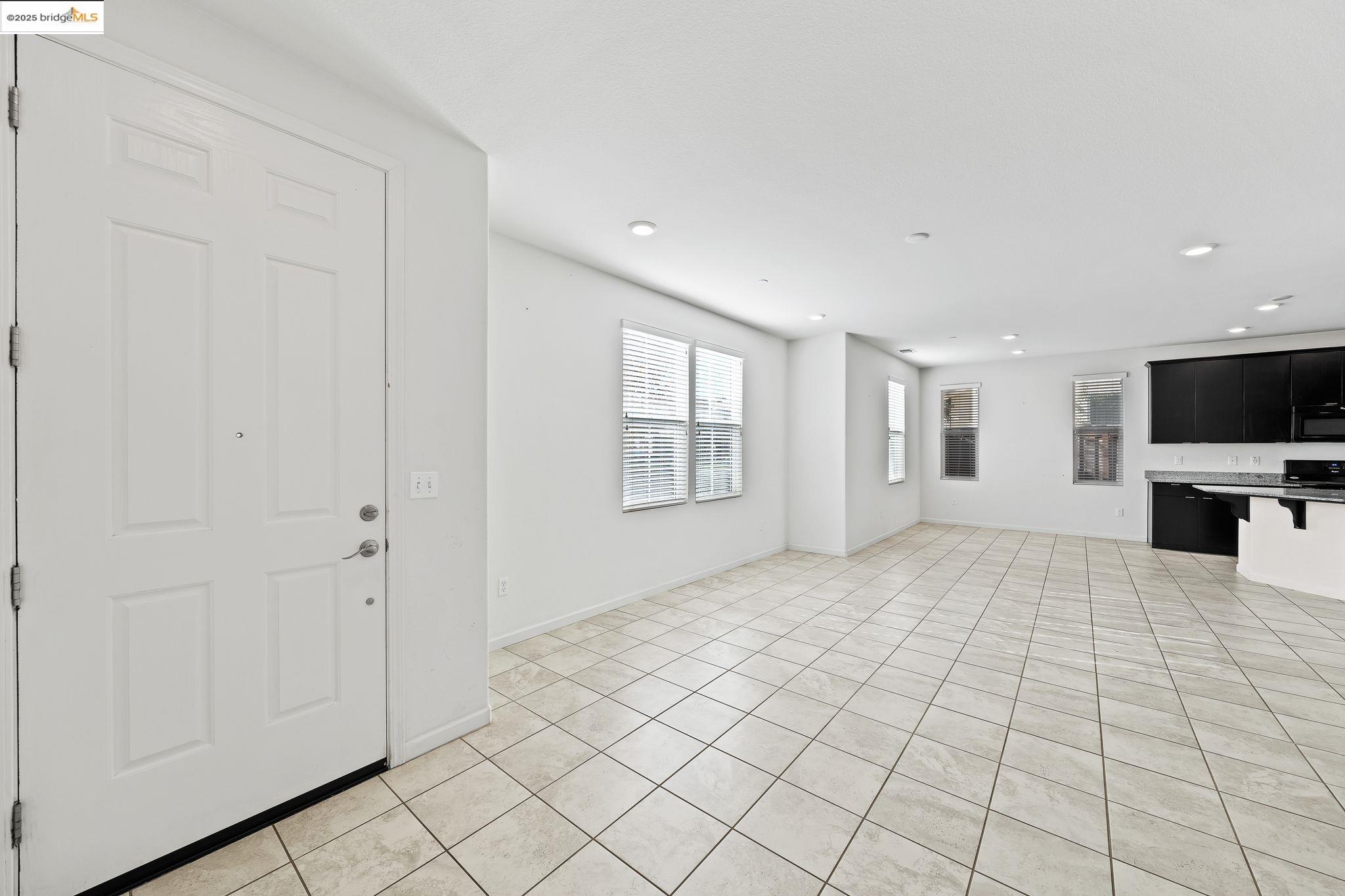 Detail Gallery Image 7 of 46 For 2249 Novi Dr, Riverbank,  CA 95367 - 3 Beds | 2/1 Baths