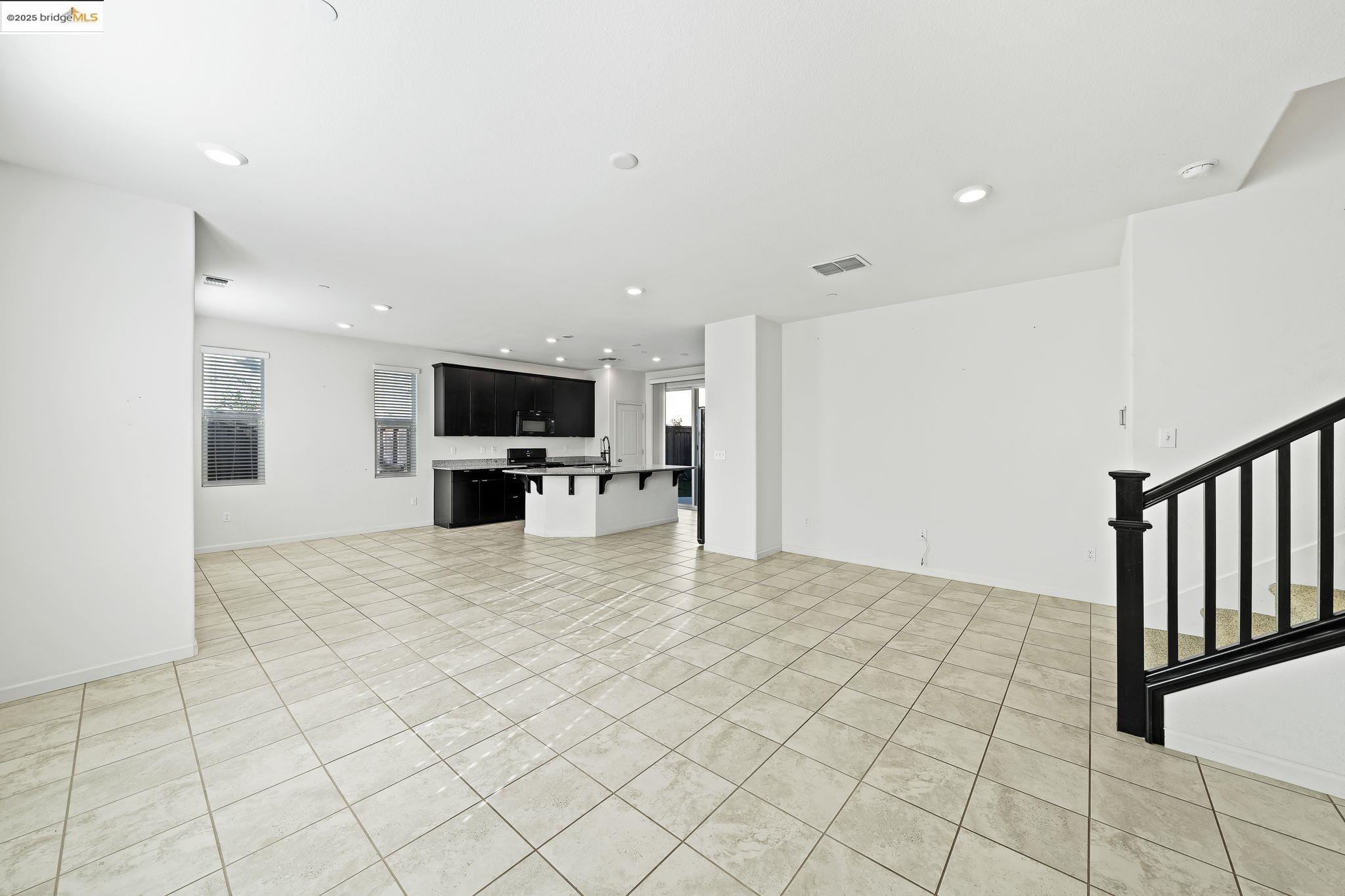 Detail Gallery Image 8 of 46 For 2249 Novi Dr, Riverbank,  CA 95367 - 3 Beds | 2/1 Baths