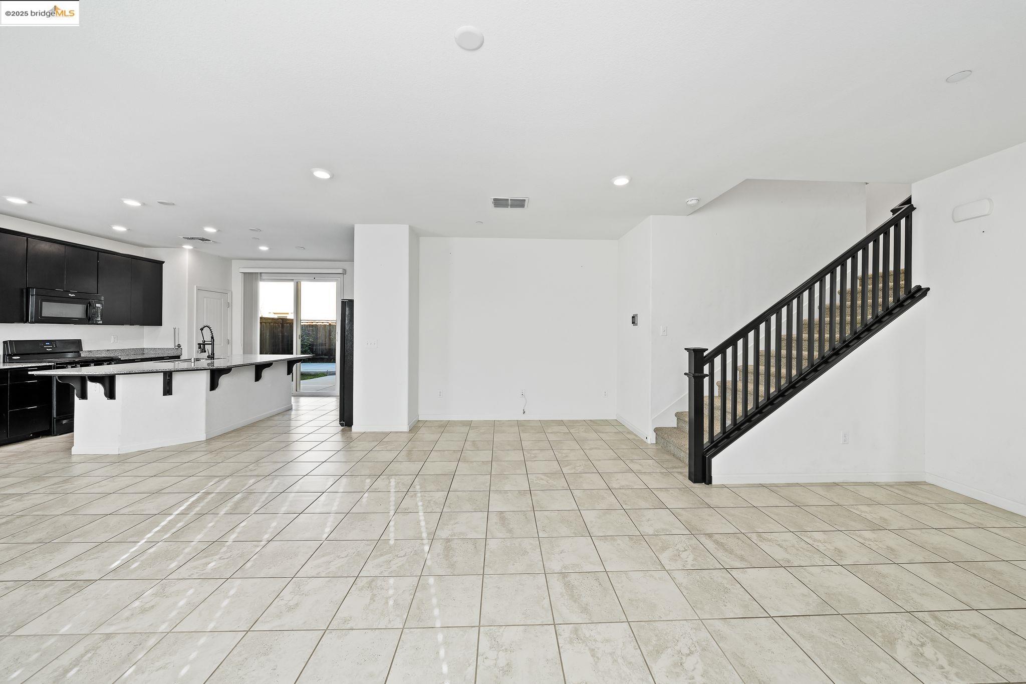 Detail Gallery Image 9 of 46 For 2249 Novi Dr, Riverbank,  CA 95367 - 3 Beds | 2/1 Baths