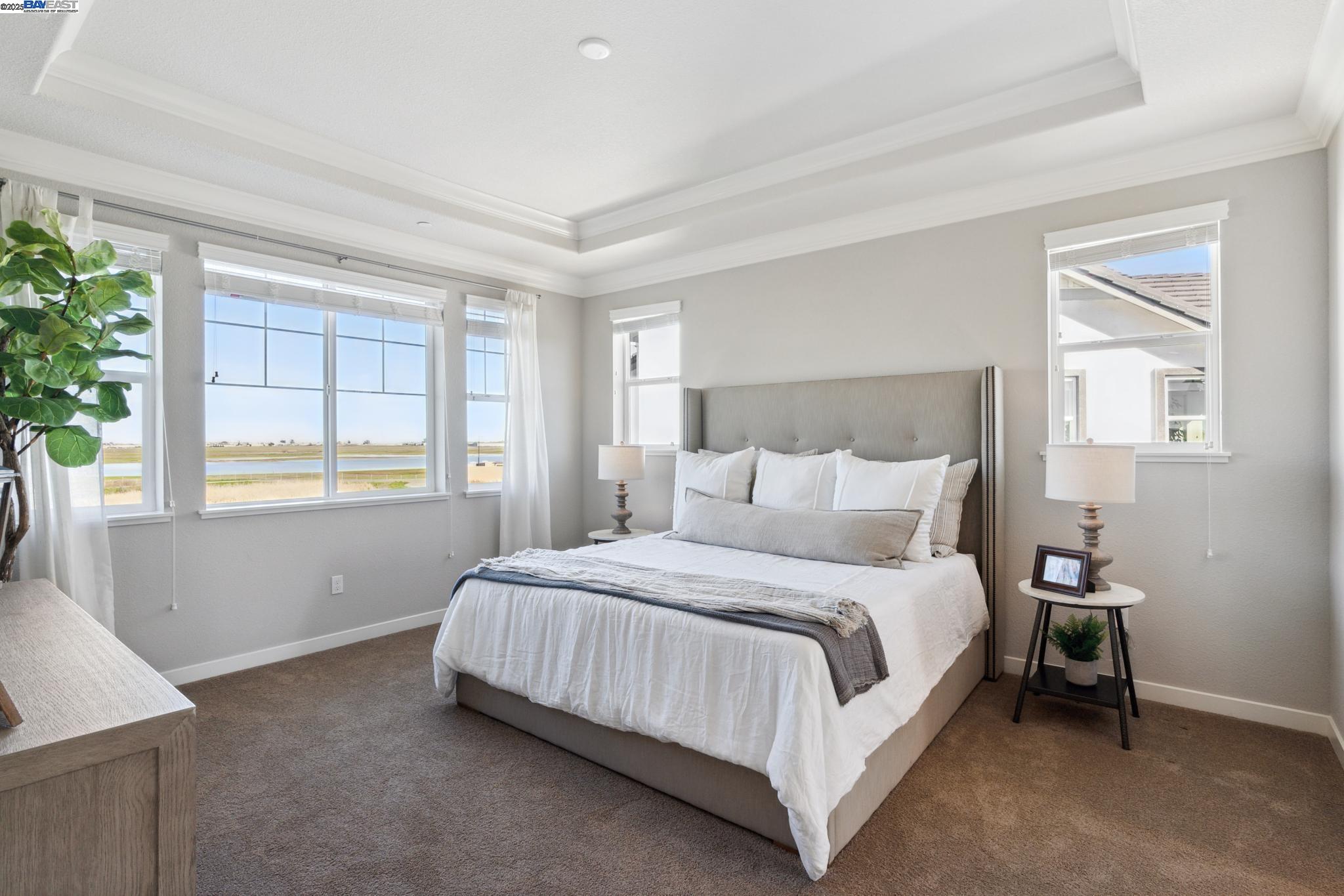 Detail Gallery Image 12 of 21 For 1468 Monument Ln, Fairfield,  CA 94533 - 4 Beds | 2/1 Baths