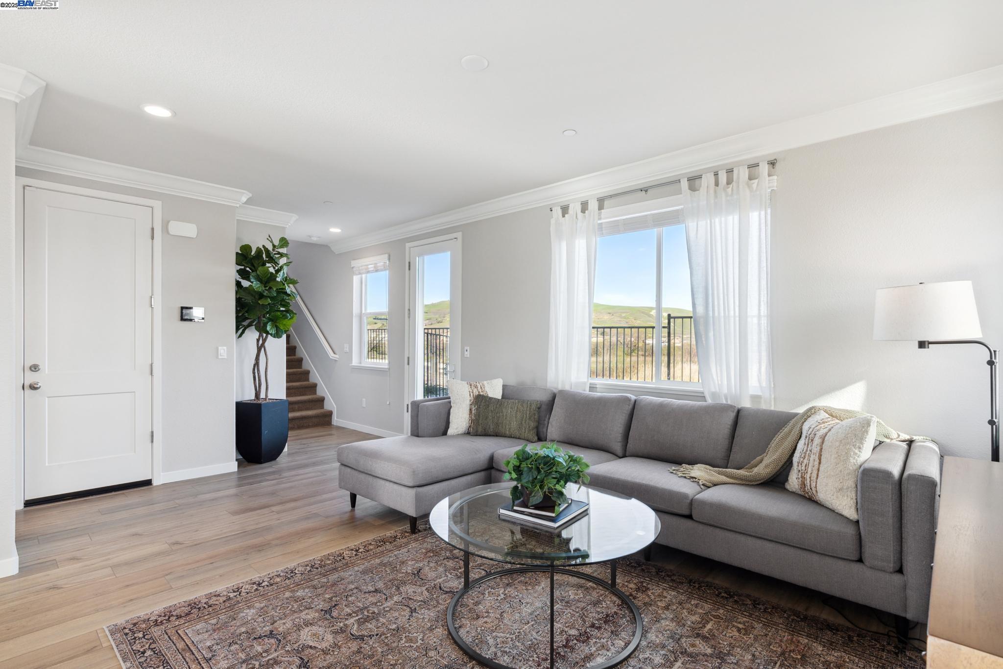 Detail Gallery Image 10 of 21 For 1468 Monument Ln, Fairfield,  CA 94533 - 4 Beds | 2/1 Baths