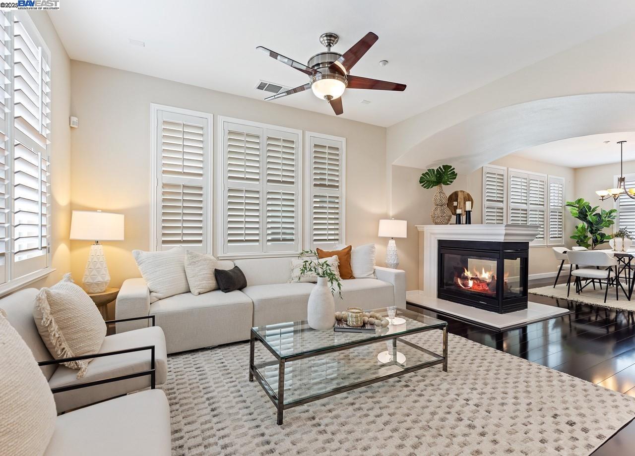 Detail Gallery Image 11 of 38 For 6020 Hillbrook Pl, Dublin,  CA 94568 - 3 Beds | 3/1 Baths