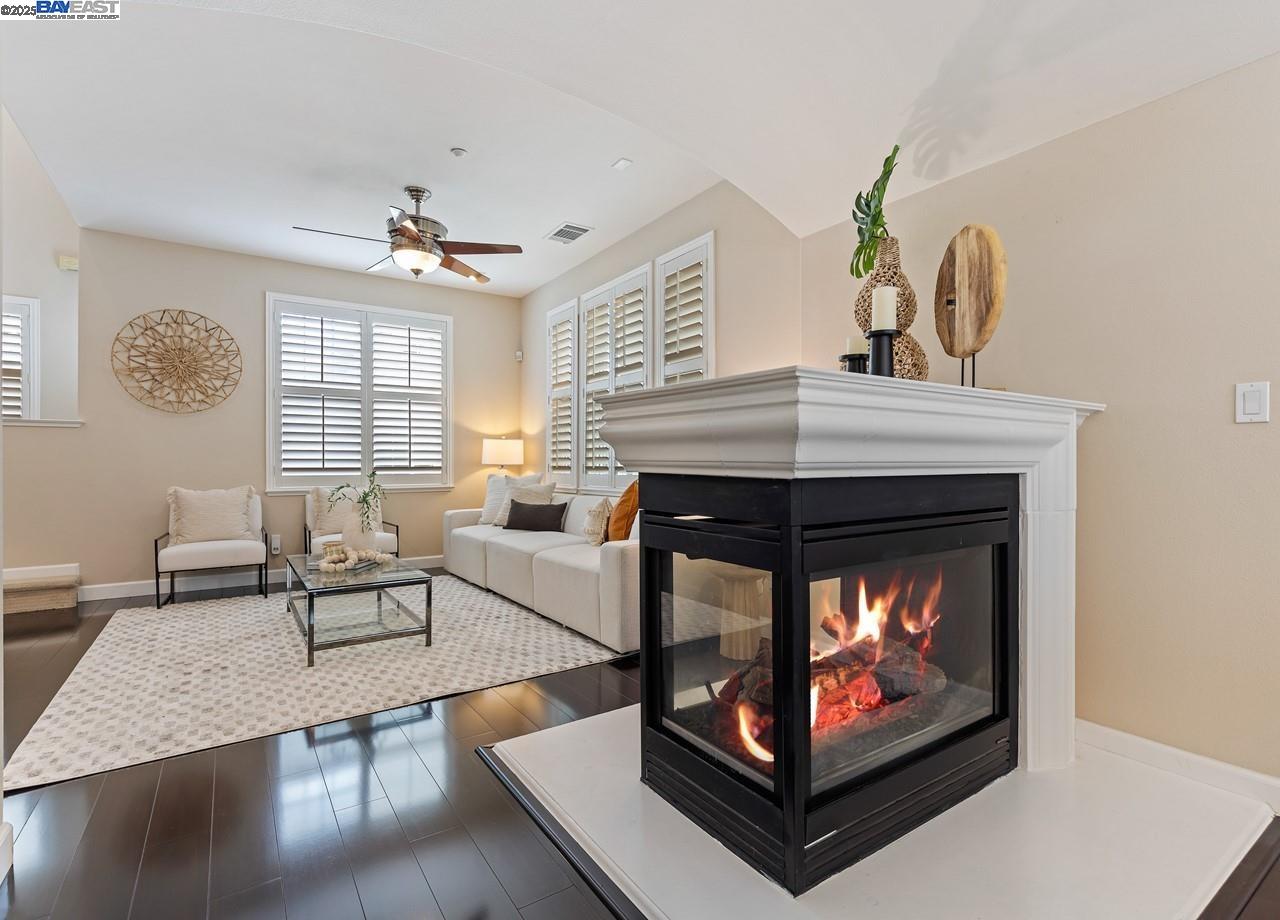 Detail Gallery Image 14 of 38 For 6020 Hillbrook Pl, Dublin,  CA 94568 - 3 Beds | 3/1 Baths