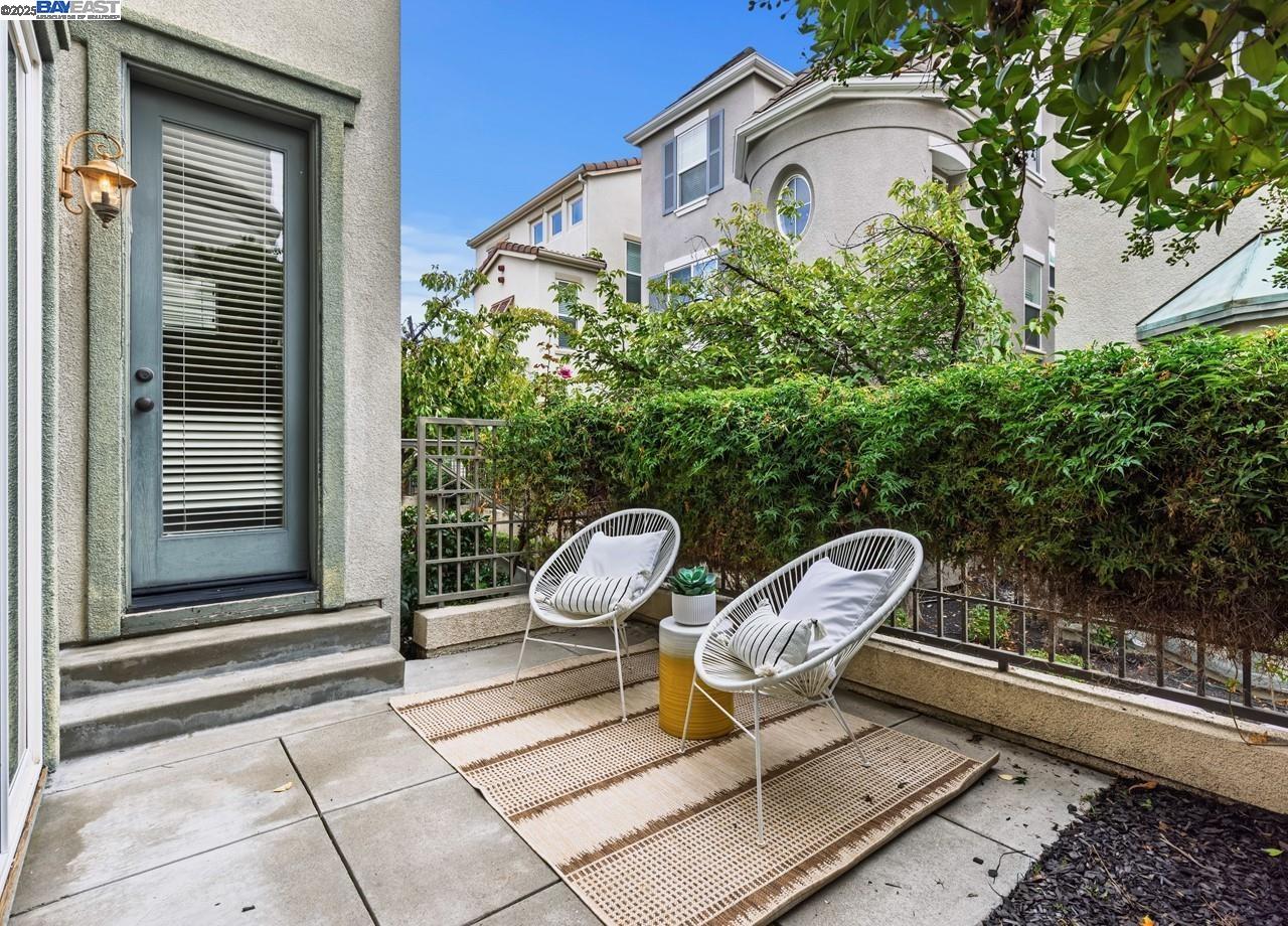 Detail Gallery Image 32 of 38 For 6020 Hillbrook Pl, Dublin,  CA 94568 - 3 Beds | 3/1 Baths