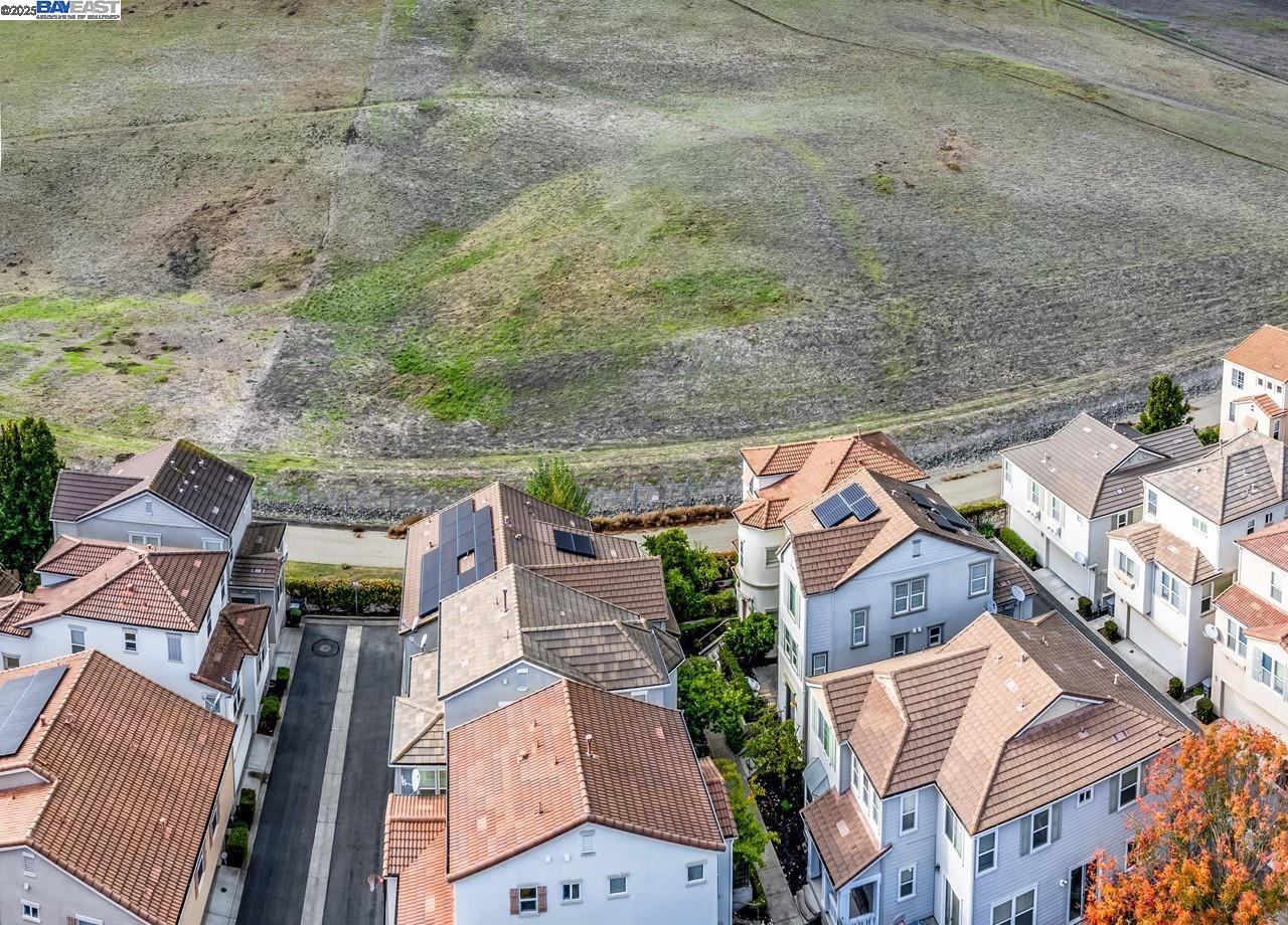 Detail Gallery Image 36 of 38 For 6020 Hillbrook Pl, Dublin,  CA 94568 - 3 Beds | 3/1 Baths