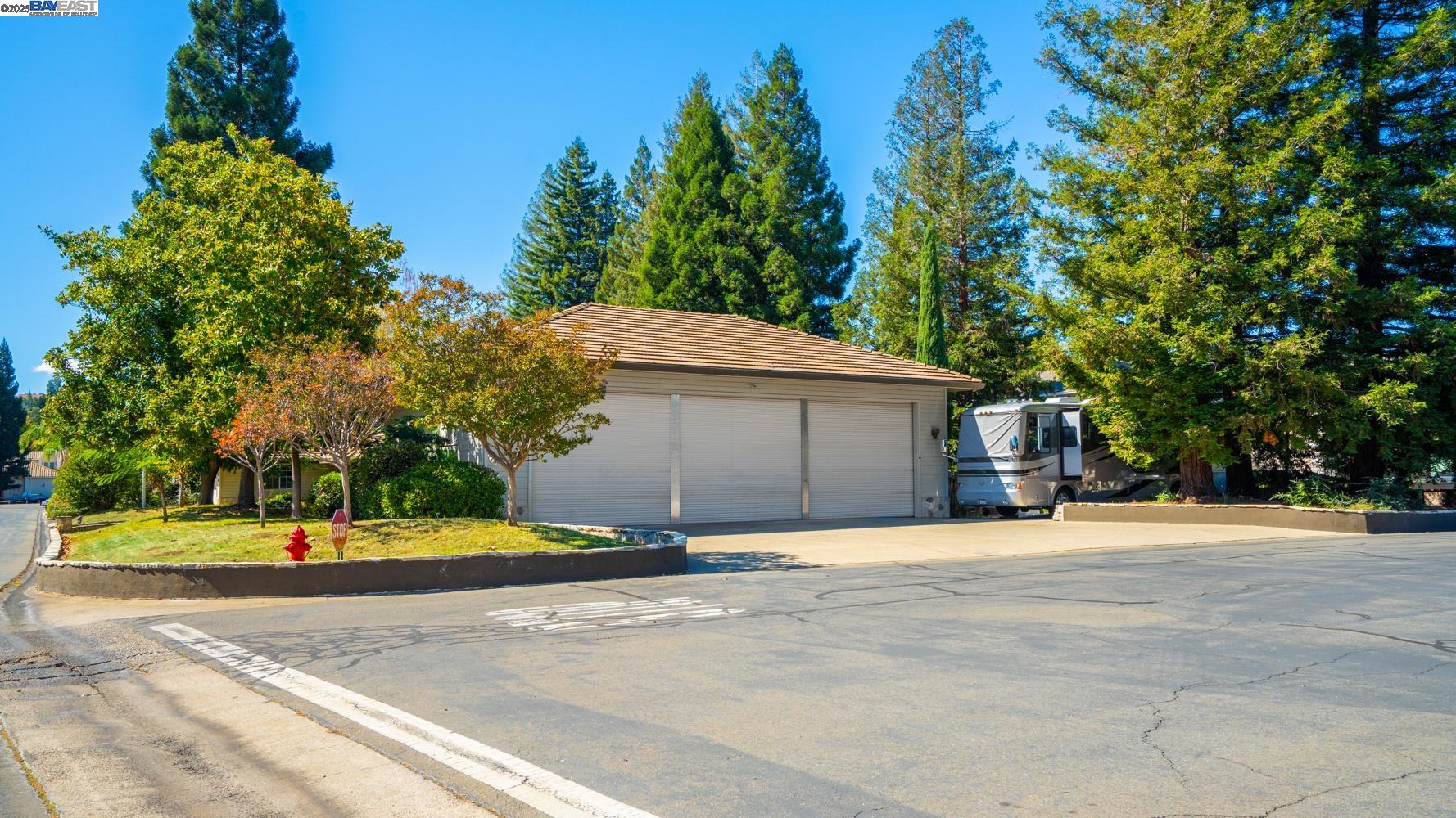 Detail Gallery Image 3 of 56 For 3208 Bonanza Dr, Cameron Park,  CA 95682 - 4 Beds | 2/1 Baths