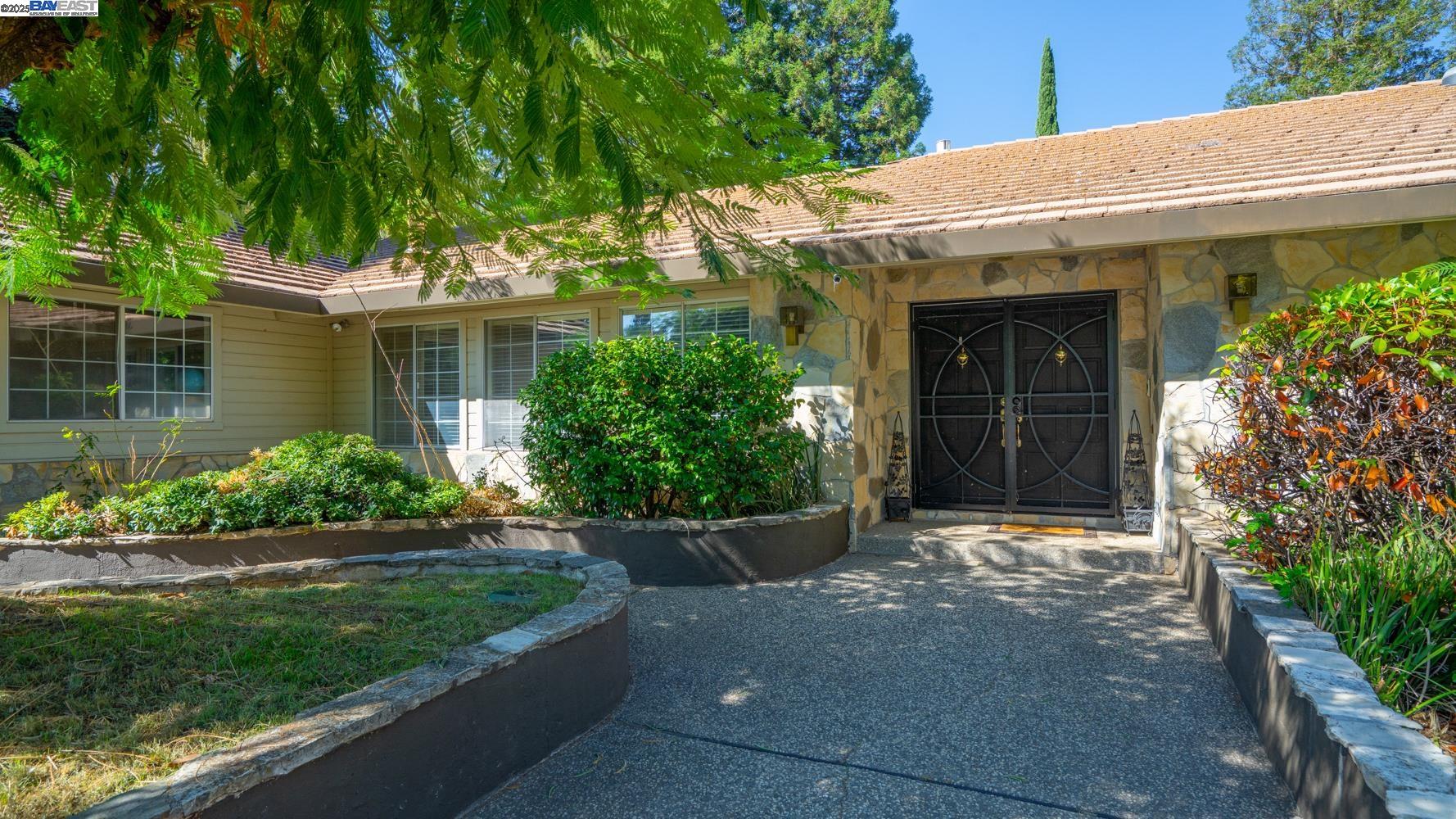 Detail Gallery Image 7 of 56 For 3208 Bonanza Dr, Cameron Park,  CA 95682 - 4 Beds | 2/1 Baths