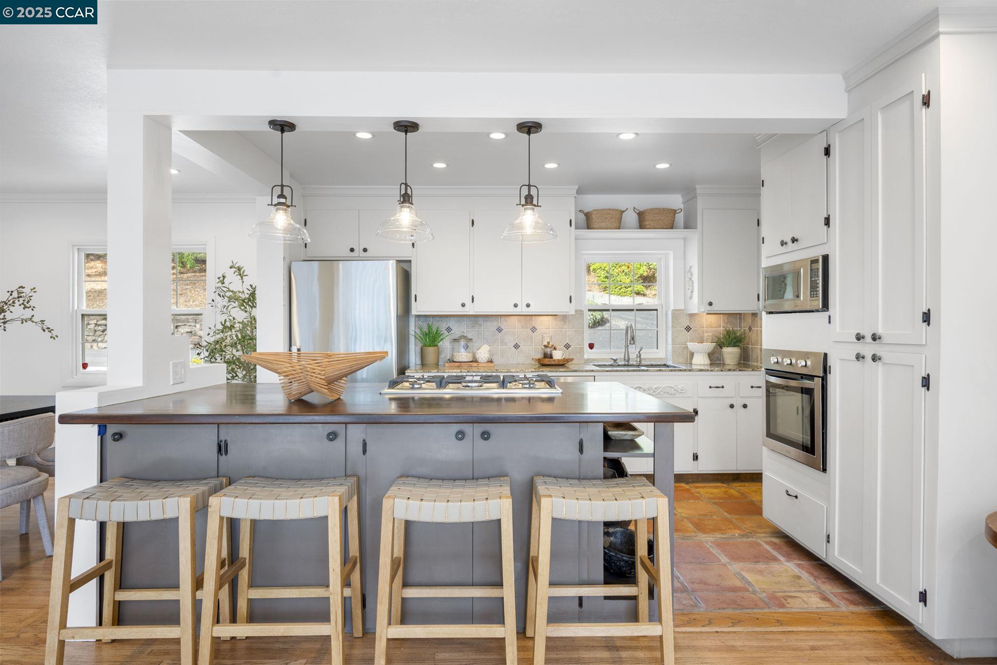 Detail Gallery Image 12 of 60 For 110 Twin Peaks Drive, Walnut Creek,  CA 94595 - 3 Beds | 2 Baths