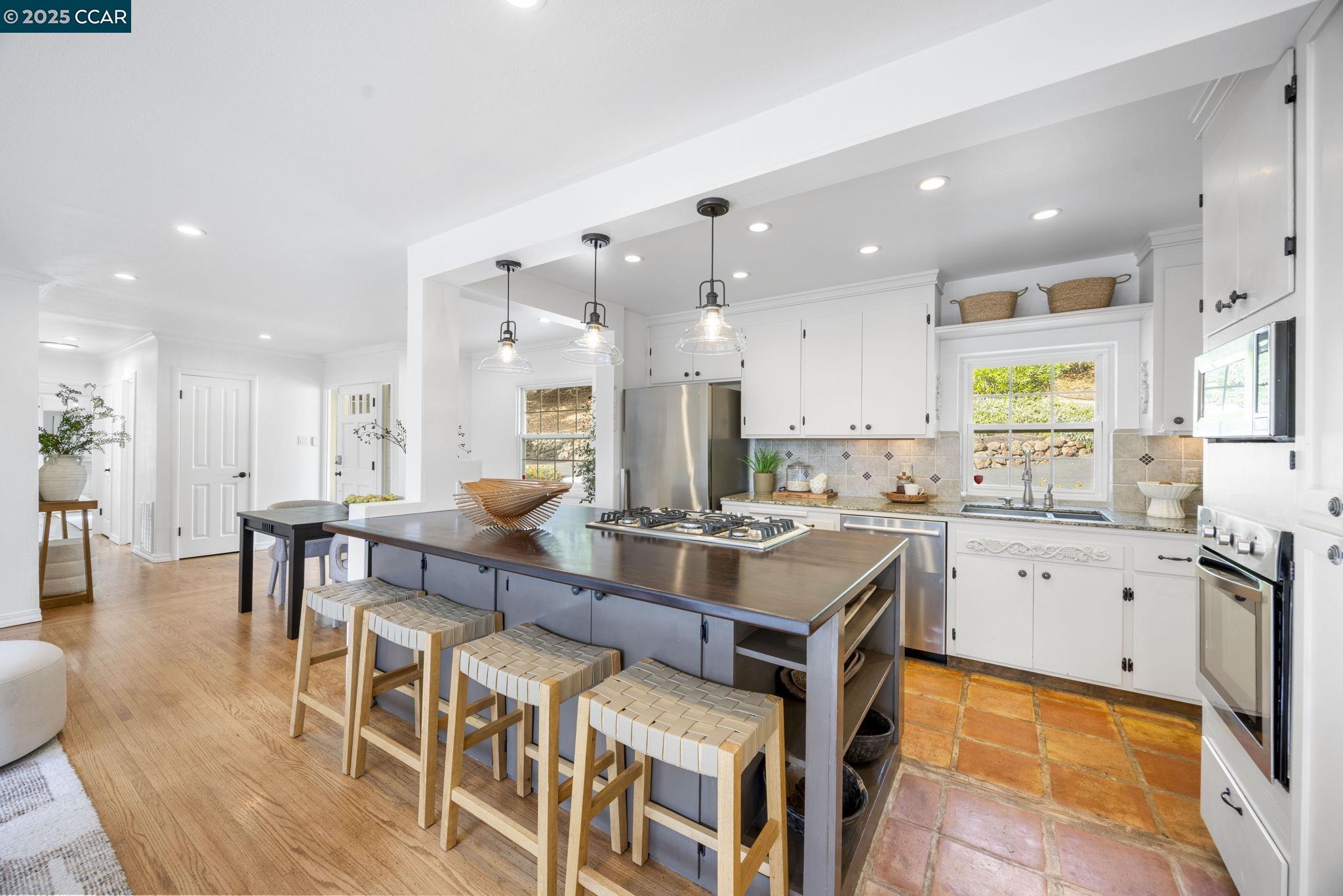 Detail Gallery Image 13 of 60 For 110 Twin Peaks Drive, Walnut Creek,  CA 94595 - 3 Beds | 2 Baths