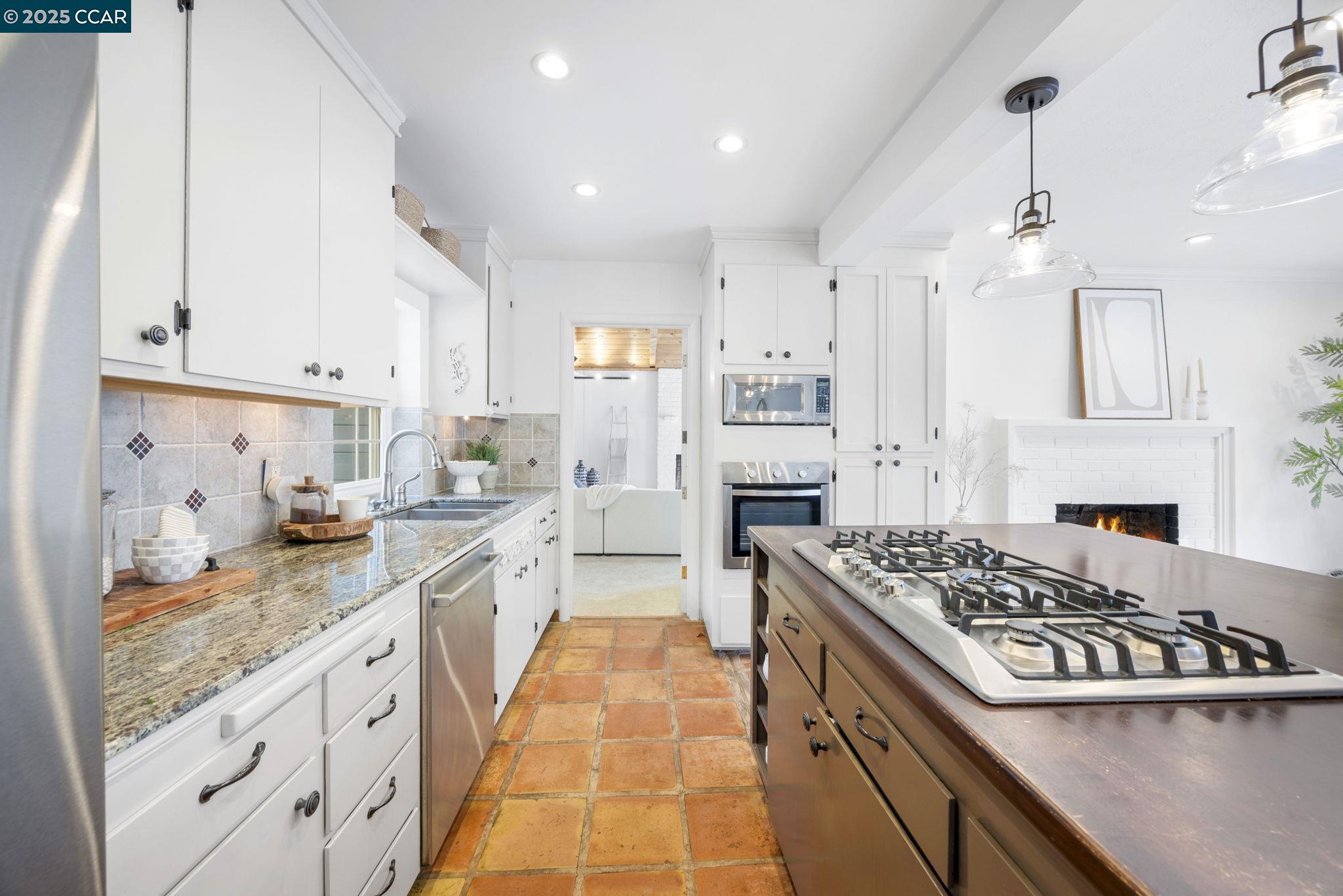 Detail Gallery Image 17 of 60 For 110 Twin Peaks Drive, Walnut Creek,  CA 94595 - 3 Beds | 2 Baths