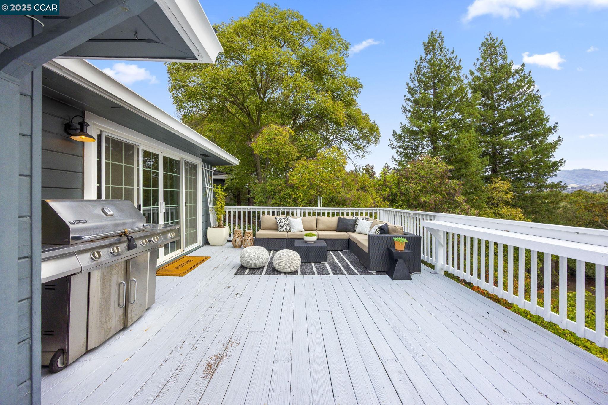 Detail Gallery Image 41 of 60 For 110 Twin Peaks Drive, Walnut Creek,  CA 94595 - 3 Beds | 2 Baths