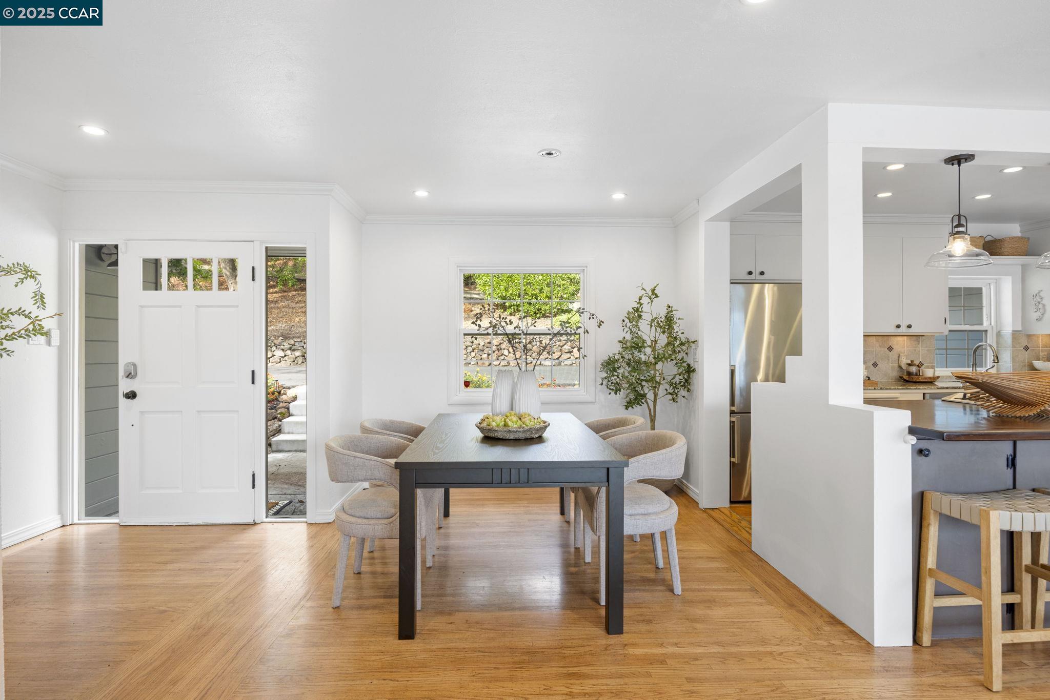 Detail Gallery Image 7 of 60 For 110 Twin Peaks Drive, Walnut Creek,  CA 94595 - 3 Beds | 2 Baths