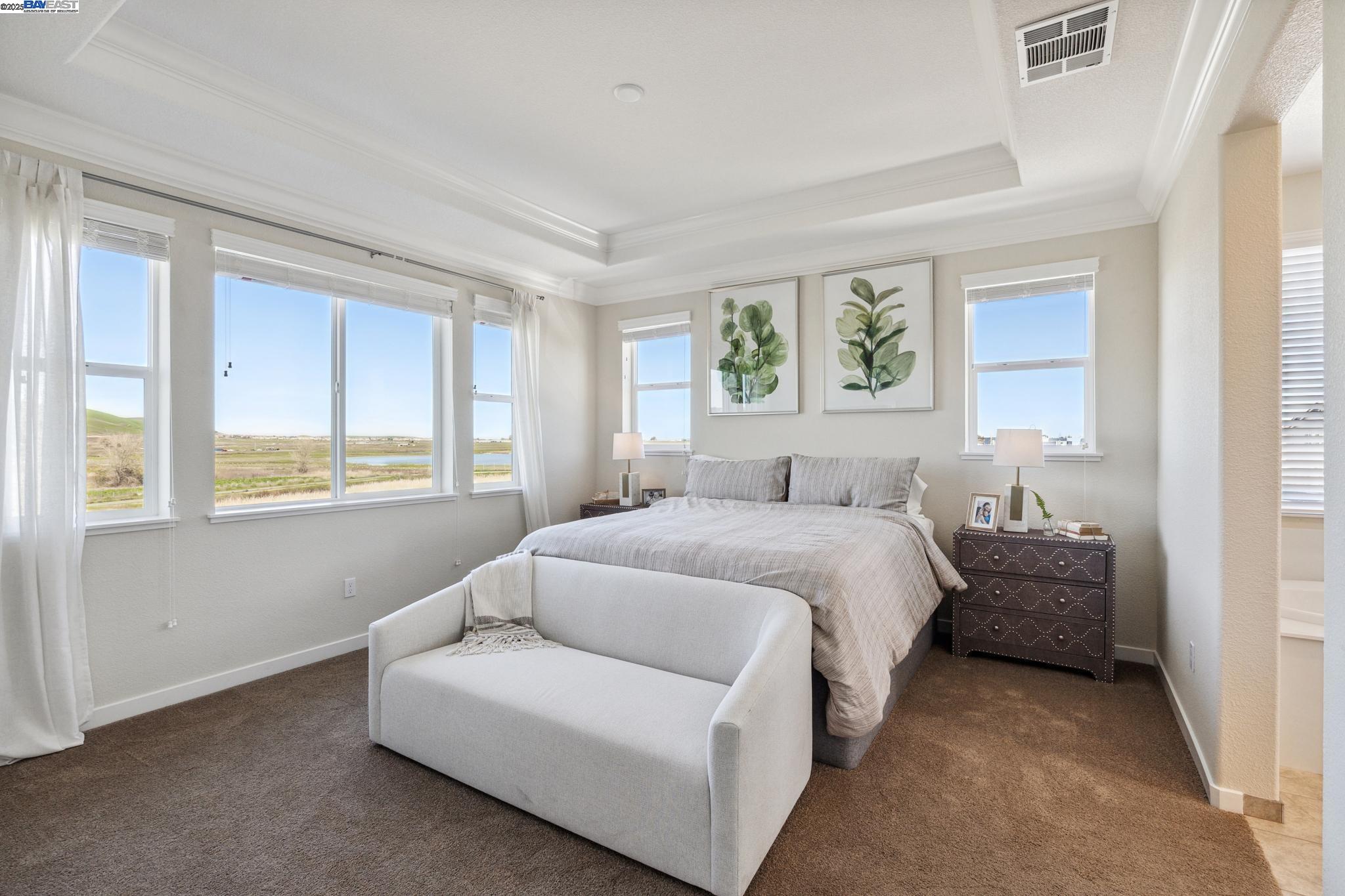 Detail Gallery Image 13 of 22 For 1480 Monument Ln, Fairfield,  CA 94533 - 4 Beds | 3 Baths