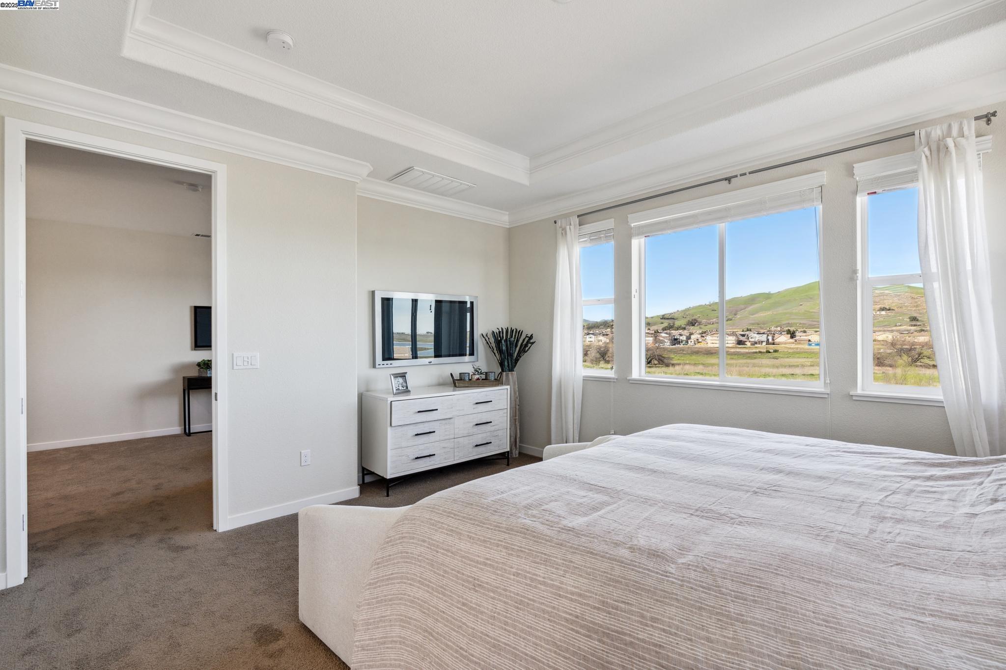 Detail Gallery Image 15 of 22 For 1480 Monument Ln, Fairfield,  CA 94533 - 4 Beds | 3 Baths