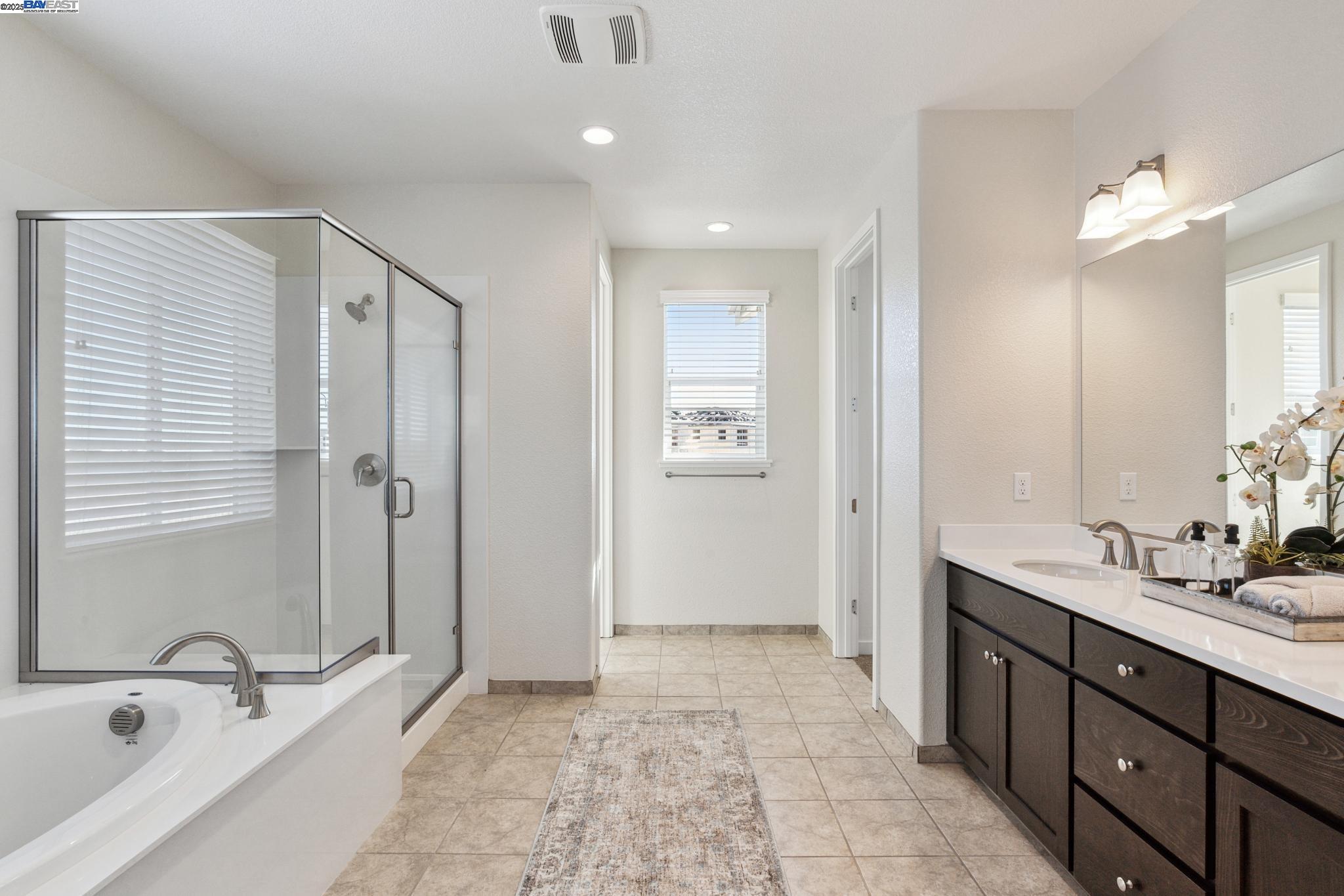 Detail Gallery Image 16 of 22 For 1480 Monument Ln, Fairfield,  CA 94533 - 4 Beds | 3 Baths