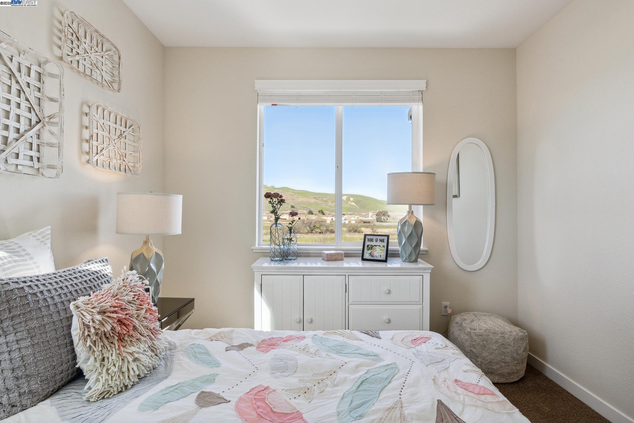 Detail Gallery Image 20 of 22 For 1480 Monument Ln, Fairfield,  CA 94533 - 4 Beds | 3 Baths