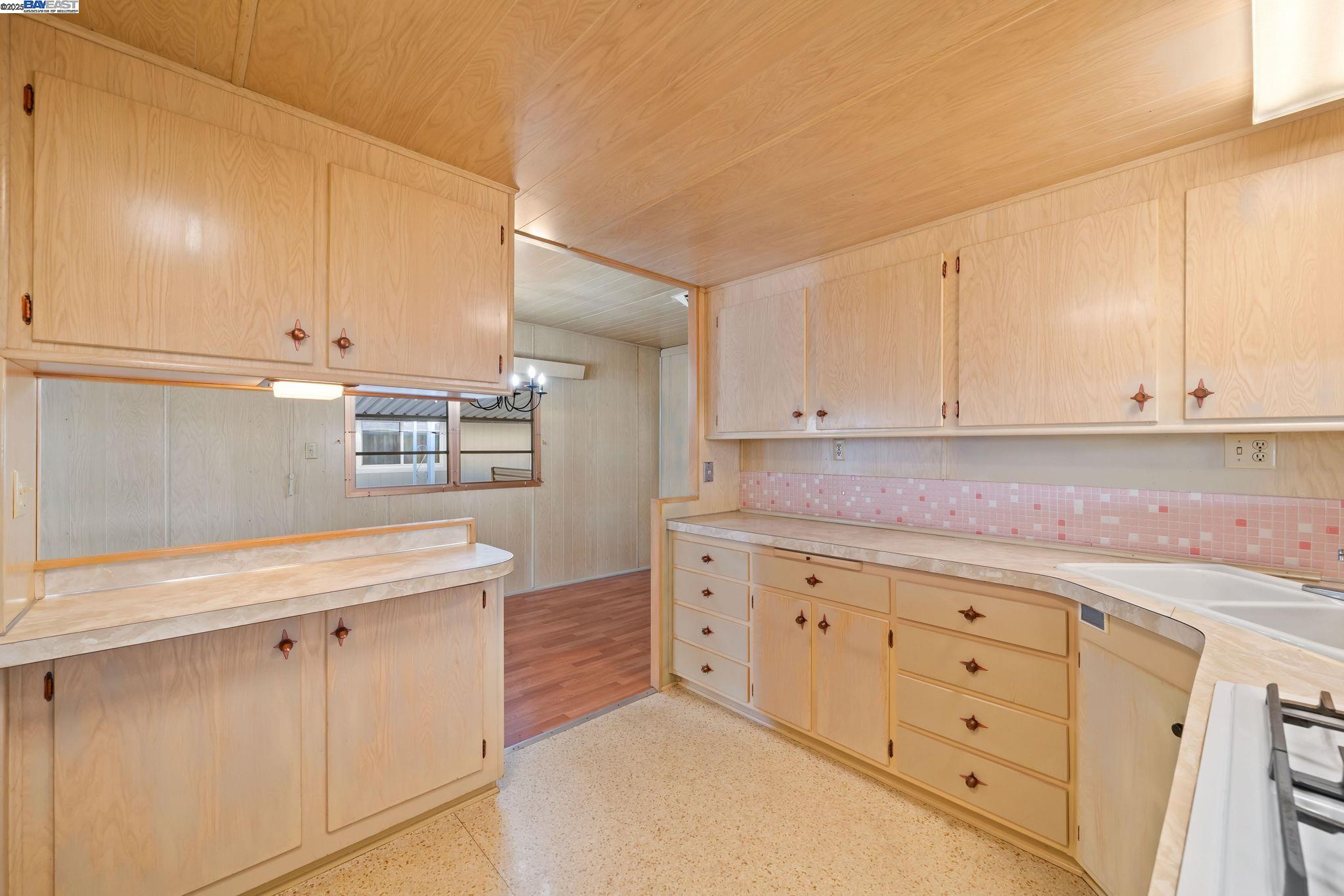 Detail Gallery Image 12 of 26 For 18 Galloway Dr, Concord,  CA 94520 - 2 Beds | 1 Baths