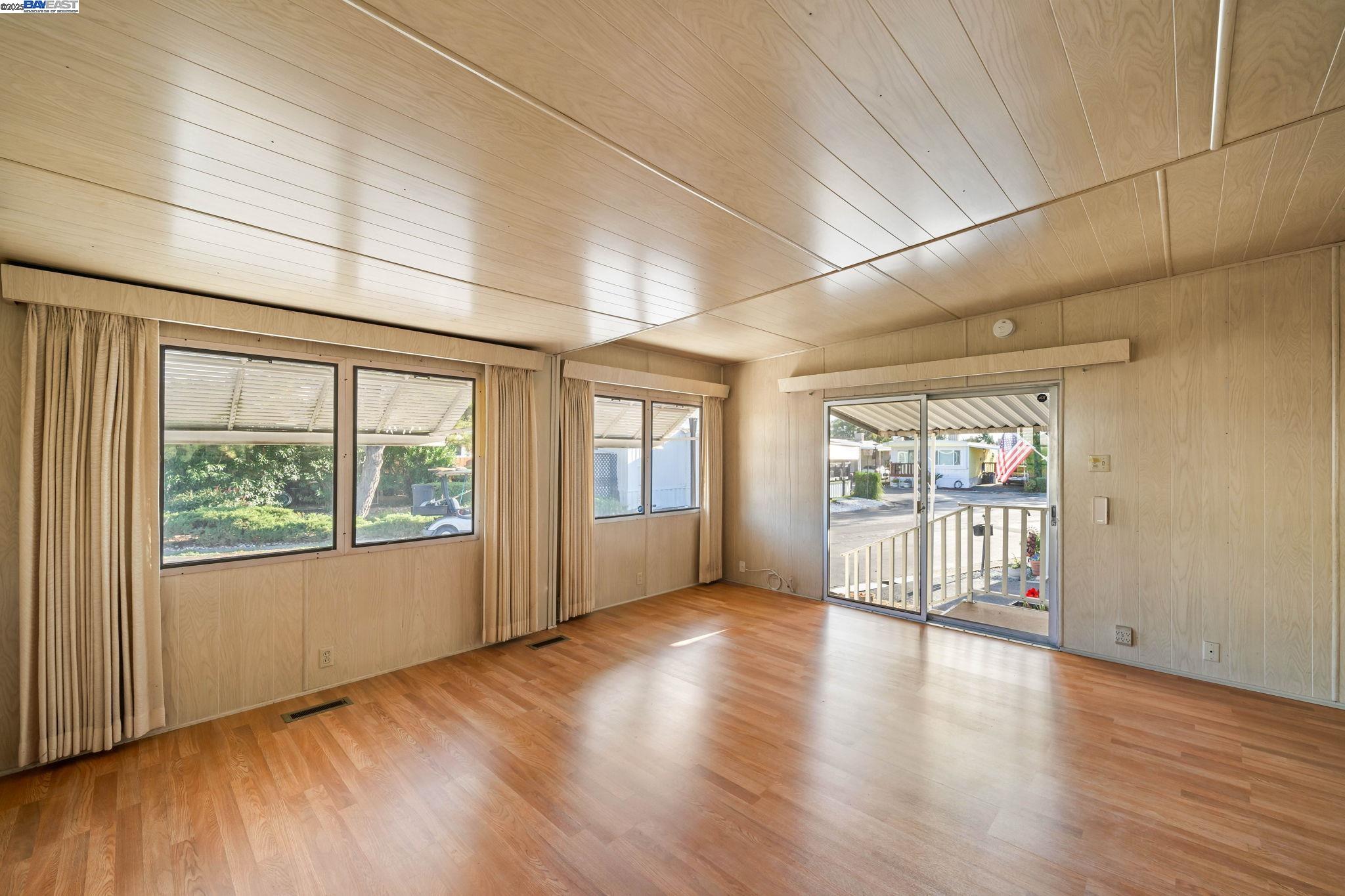 Detail Gallery Image 7 of 26 For 18 Galloway Dr, Concord,  CA 94520 - 2 Beds | 1 Baths