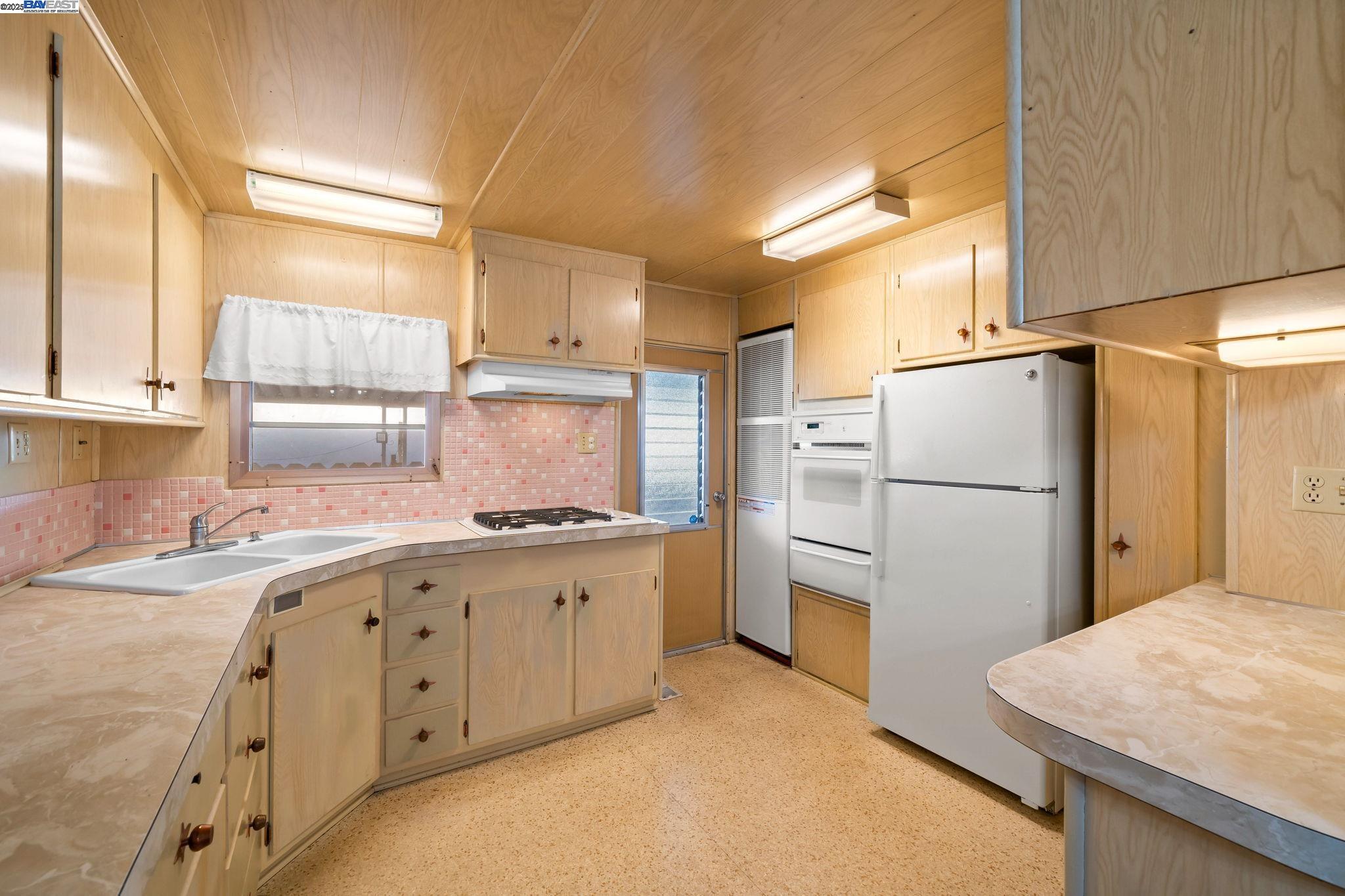 Detail Gallery Image 10 of 26 For 18 Galloway Dr, Concord,  CA 94520 - 2 Beds | 1 Baths