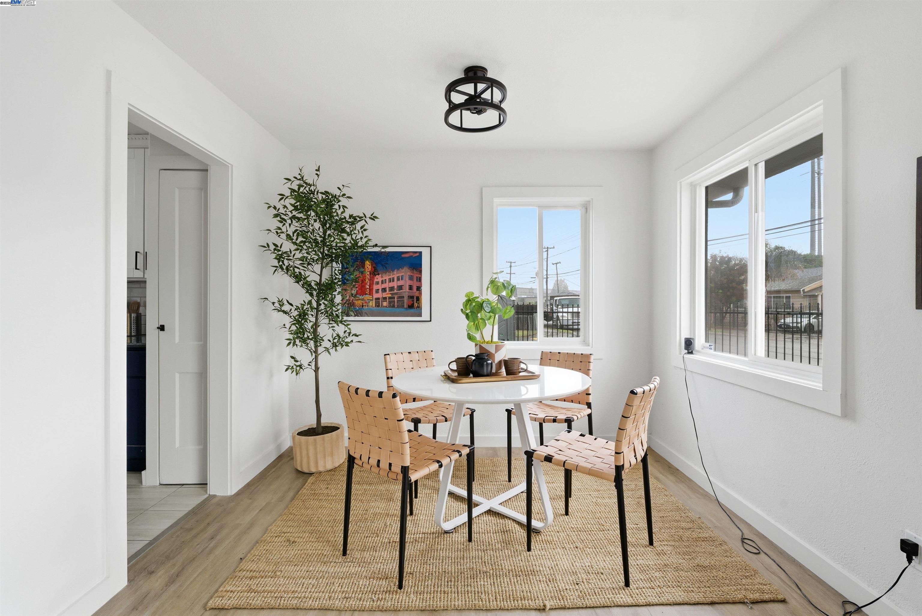 Detail Gallery Image 9 of 23 For 9709 Coral Rd, Oakland,  CA 94603 - 3 Beds | 1 Baths