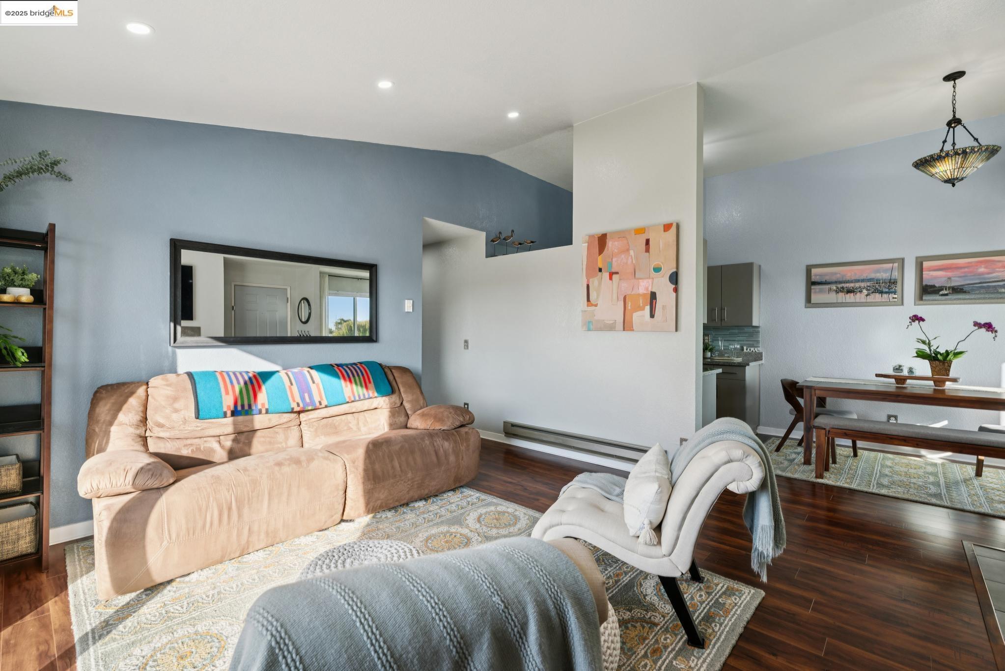 Detail Gallery Image 6 of 60 For 184 Schooner Ct, Richmond,  CA 94804 - 2 Beds | 2 Baths