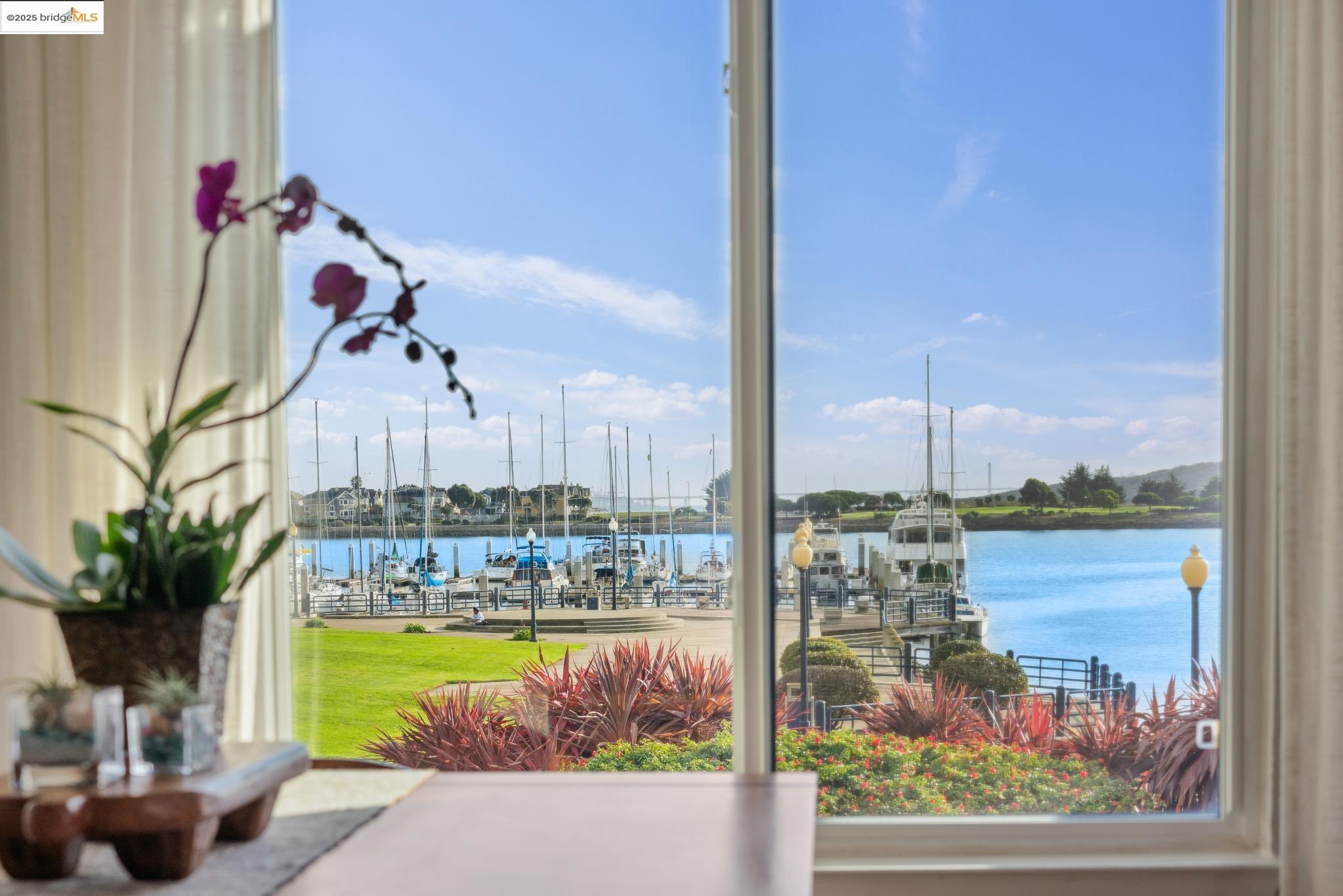 Detail Gallery Image 9 of 60 For 184 Schooner Ct, Richmond,  CA 94804 - 2 Beds | 2 Baths