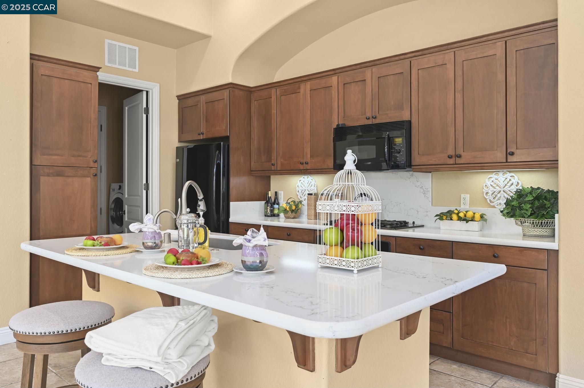 Detail Gallery Image 5 of 57 For 1639 Gamay Ln, Brentwood,  CA 94513-4331 - 2 Beds | 2 Baths