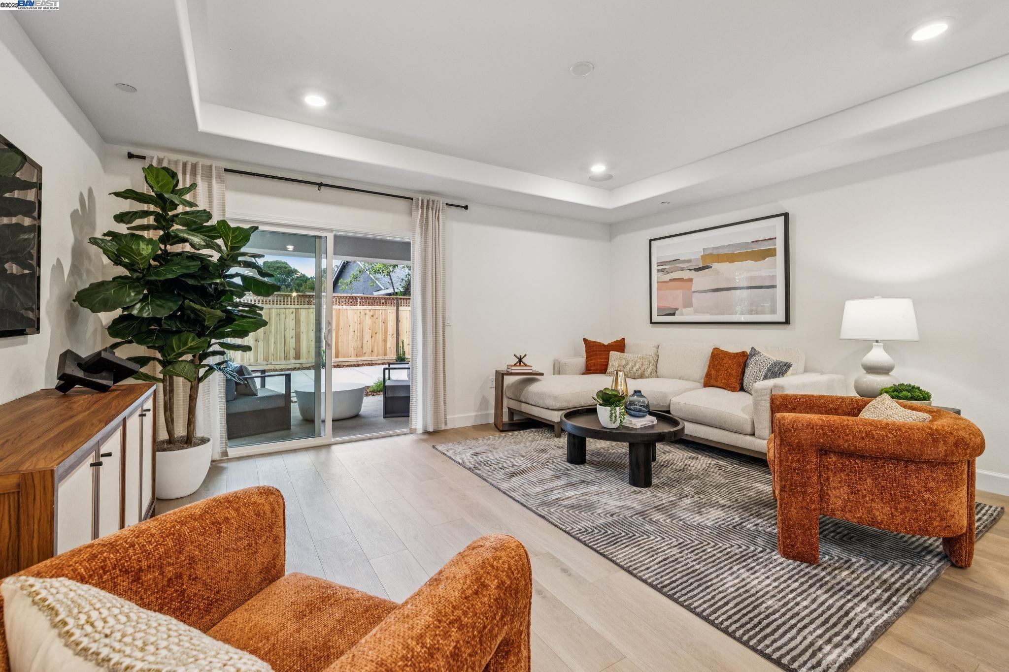 Detail Gallery Image 8 of 37 For 2628 Wesley Way, Chico,  CA 95973 - 4 Beds | 3 Baths