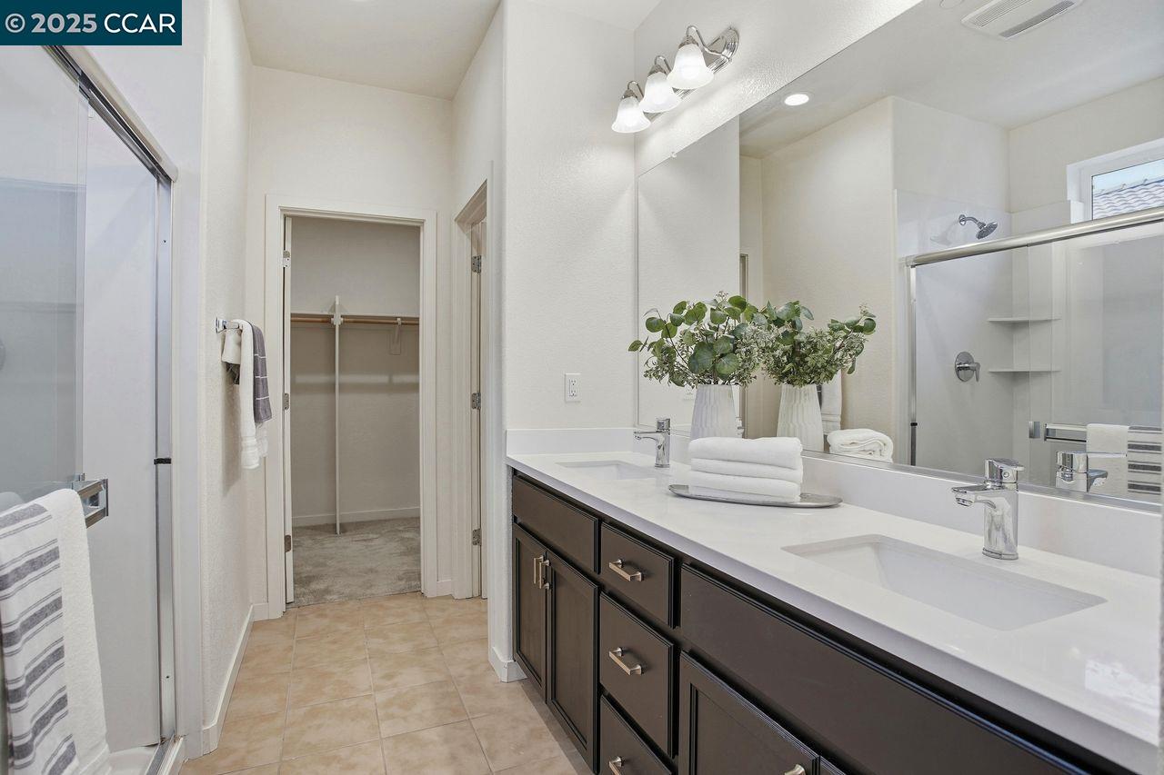 Detail Gallery Image 16 of 48 For 1830 Yellowwood Ave, Sacramento,  CA 95834 - 3 Beds | 2/1 Baths