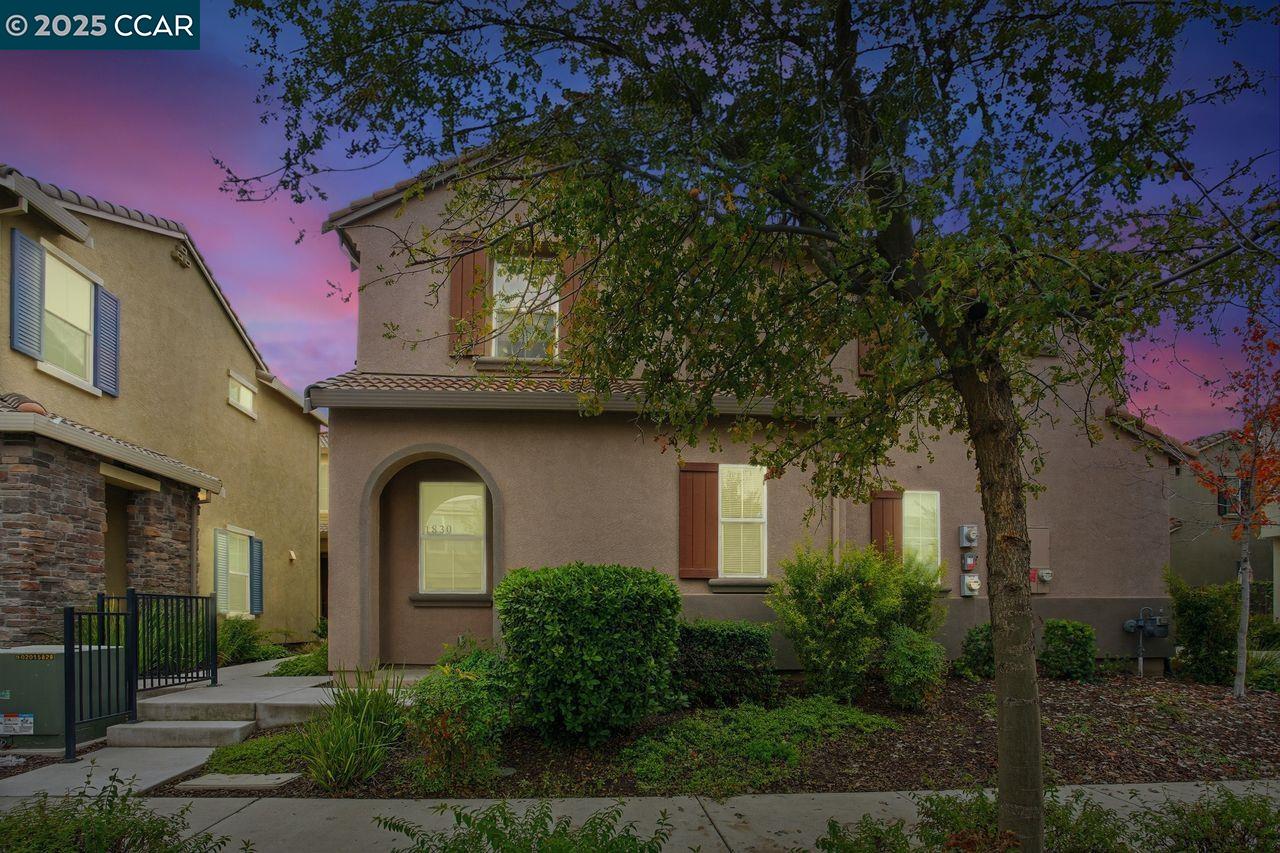 Detail Gallery Image 3 of 48 For 1830 Yellowwood Ave, Sacramento,  CA 95834 - 3 Beds | 2/1 Baths