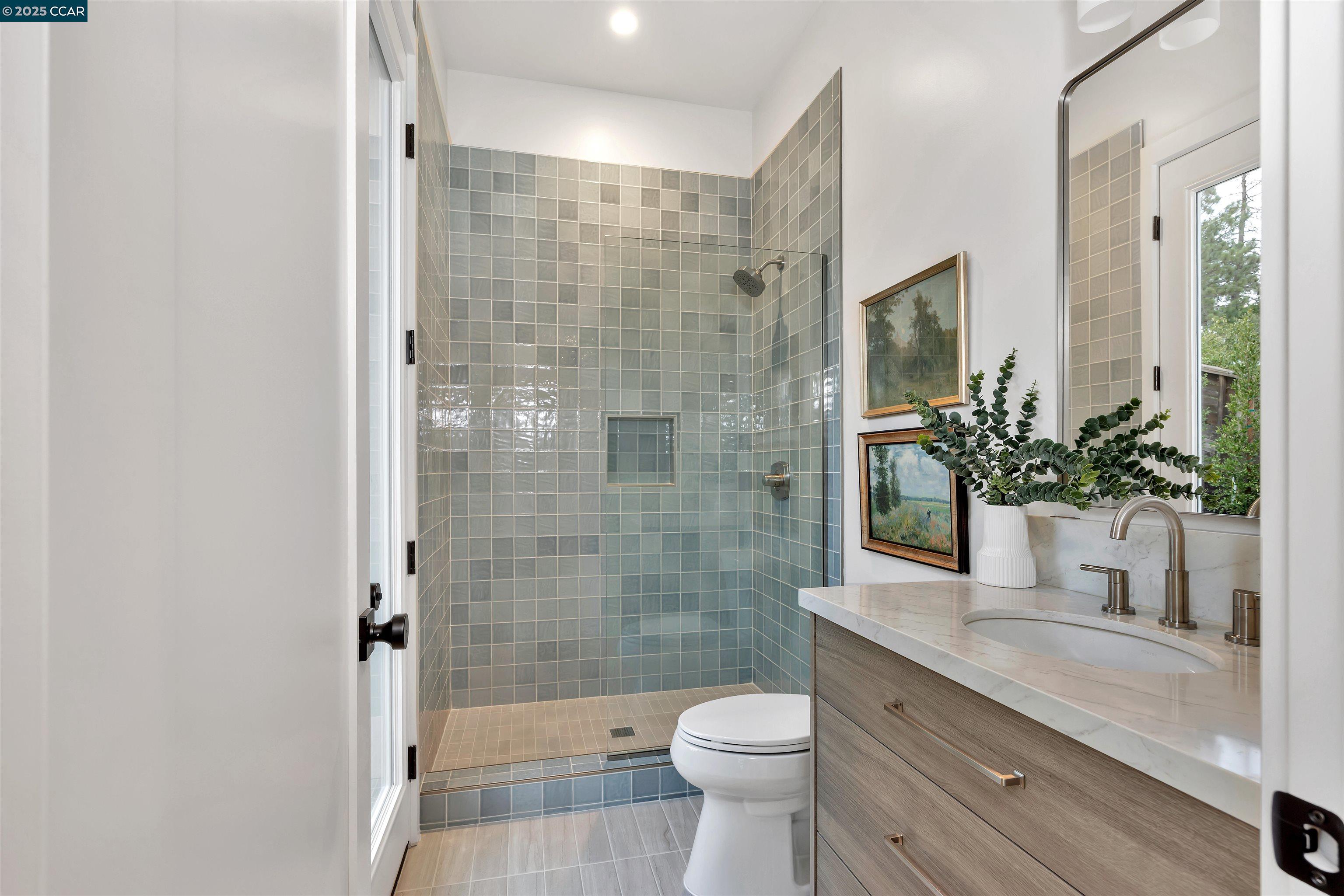 Detail Gallery Image 19 of 37 For 1362 Sunset Loop, Lafayette,  CA 94549 - 5 Beds | 5/1 Baths