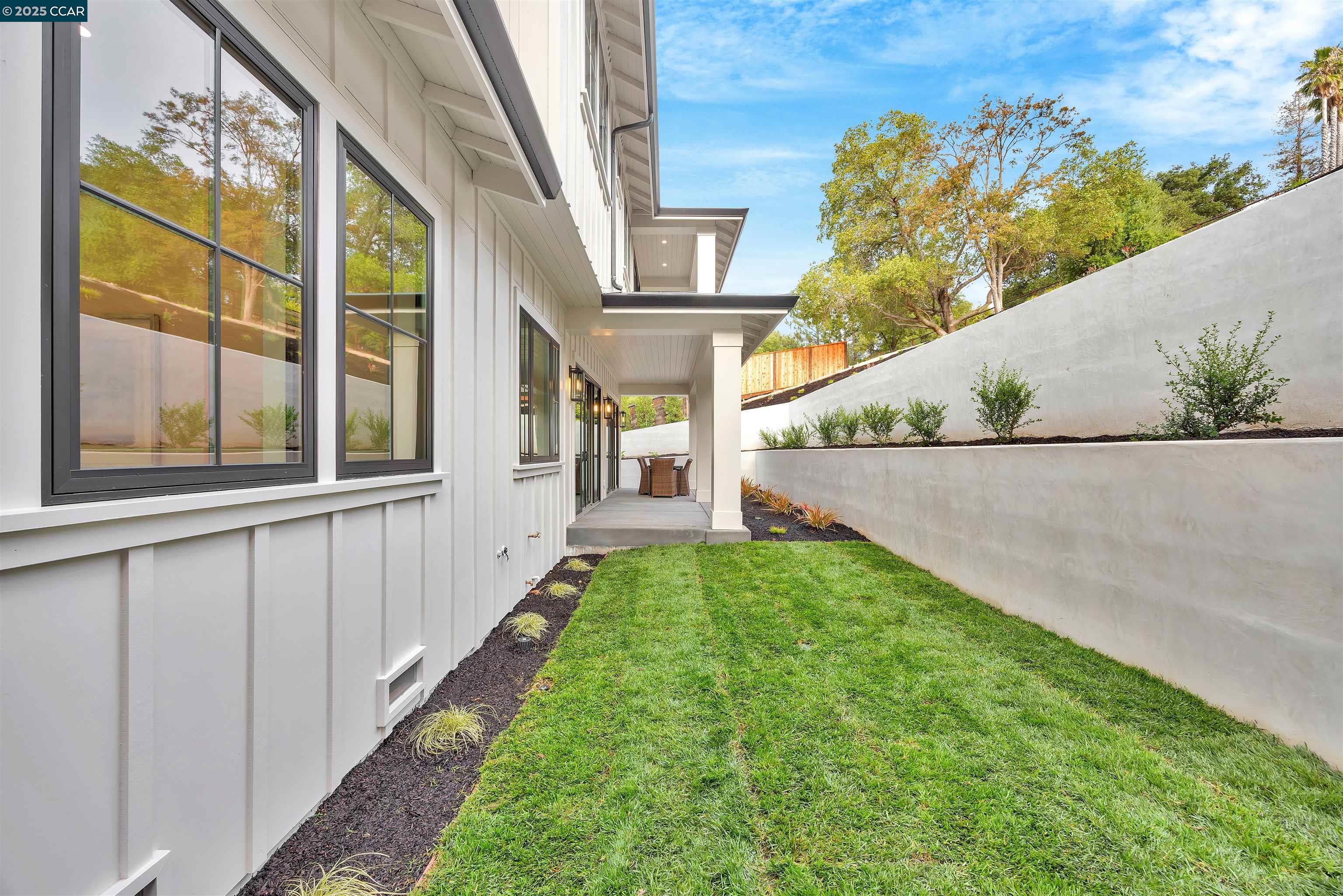 Detail Gallery Image 31 of 37 For 1362 Sunset Loop, Lafayette,  CA 94549 - 5 Beds | 5/1 Baths