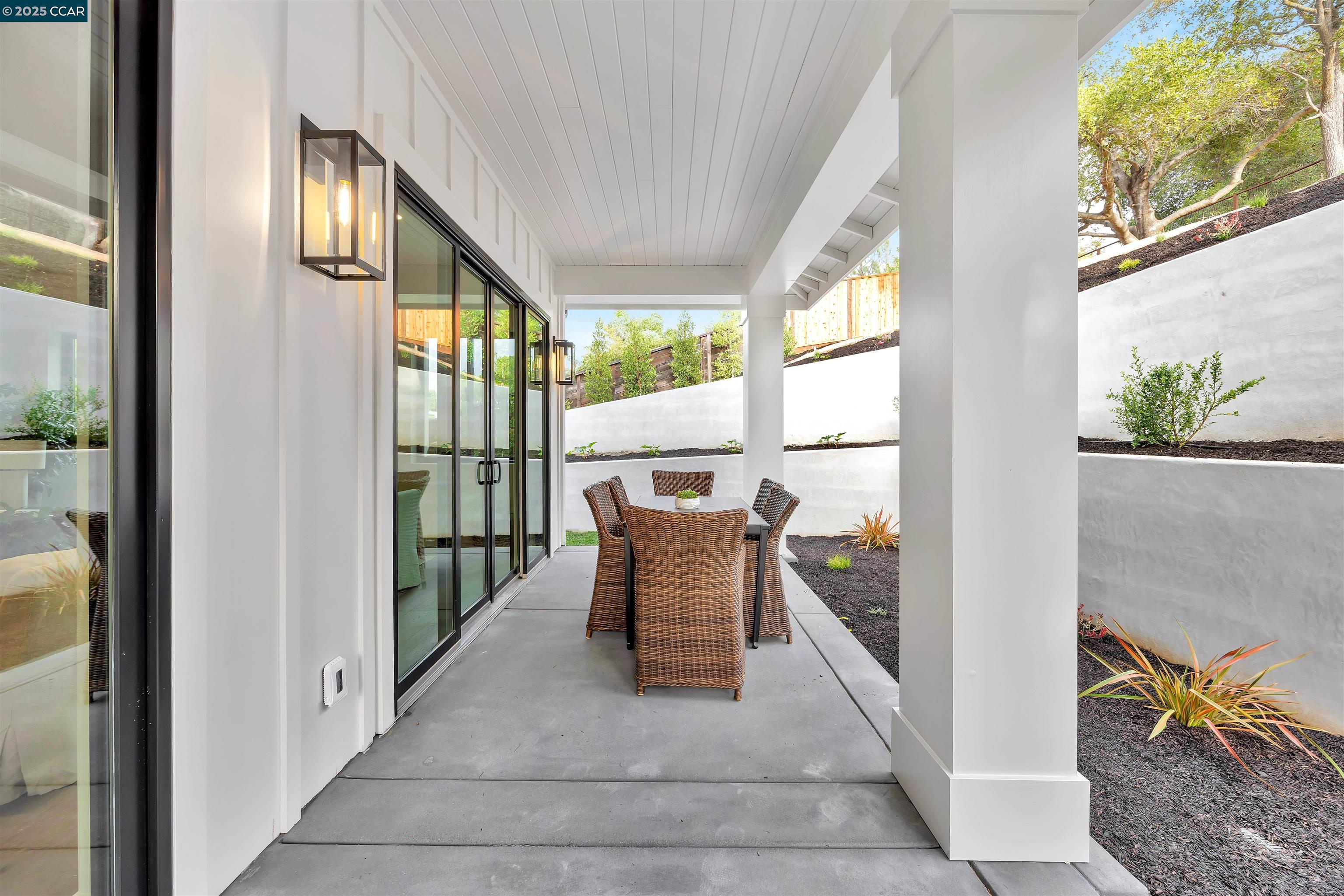 Detail Gallery Image 34 of 37 For 1362 Sunset Loop, Lafayette,  CA 94549 - 5 Beds | 5/1 Baths