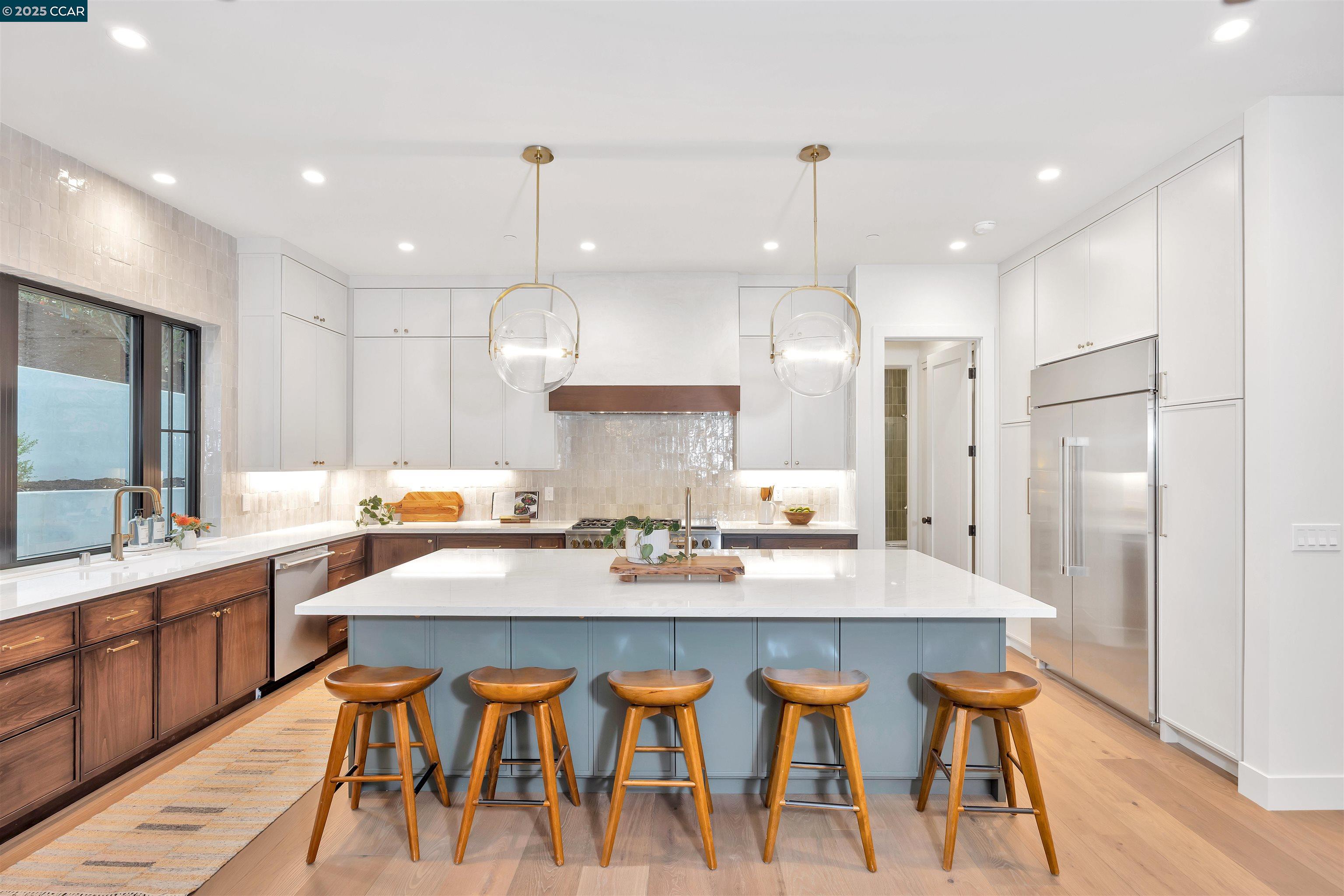 Detail Gallery Image 7 of 37 For 1362 Sunset Loop, Lafayette,  CA 94549 - 5 Beds | 5/1 Baths