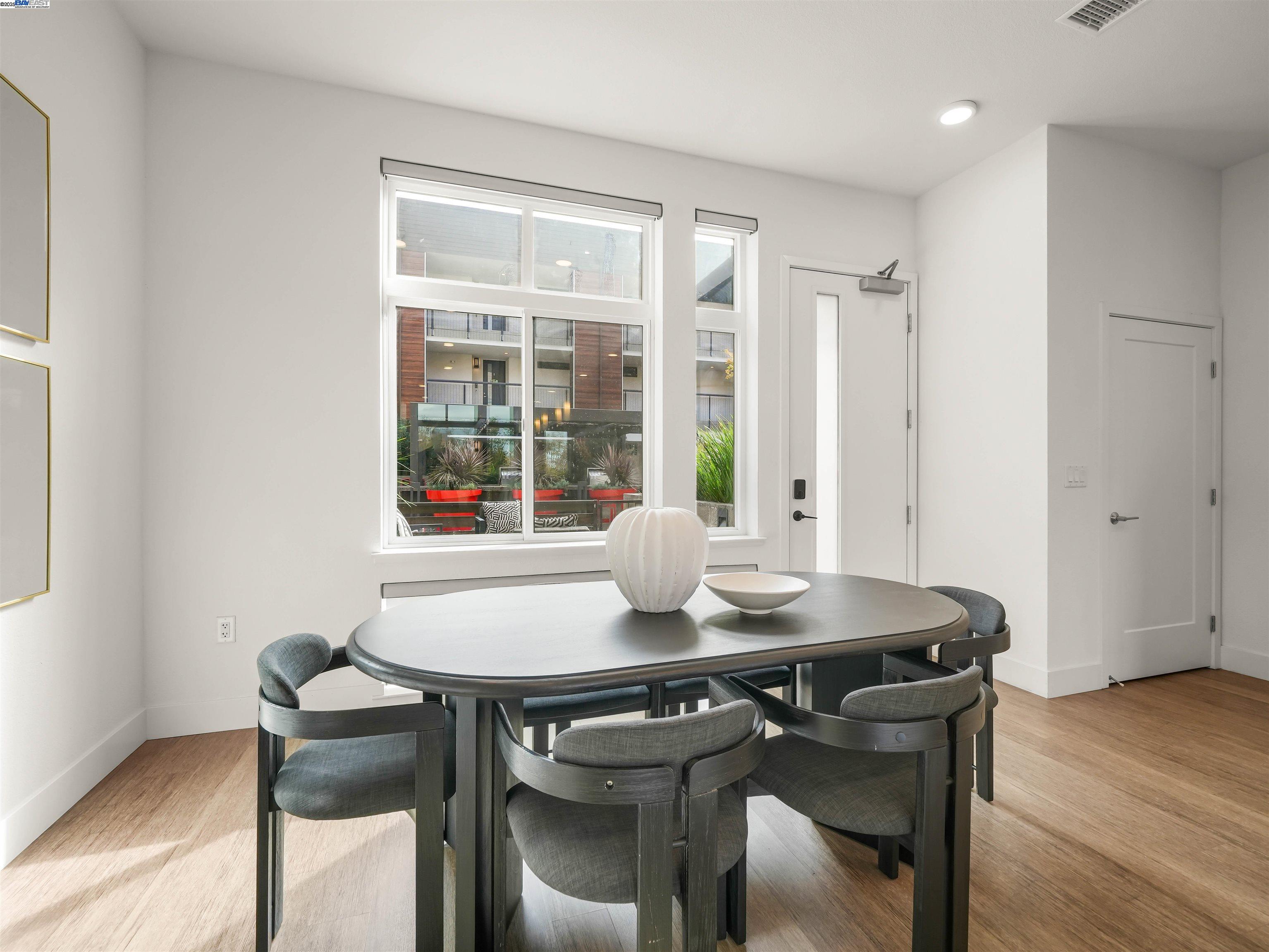 Detail Gallery Image 12 of 39 For 3768 Capitol Ave 309b,  Fremont,  CA 94538 - 3 Beds | 3/1 Baths