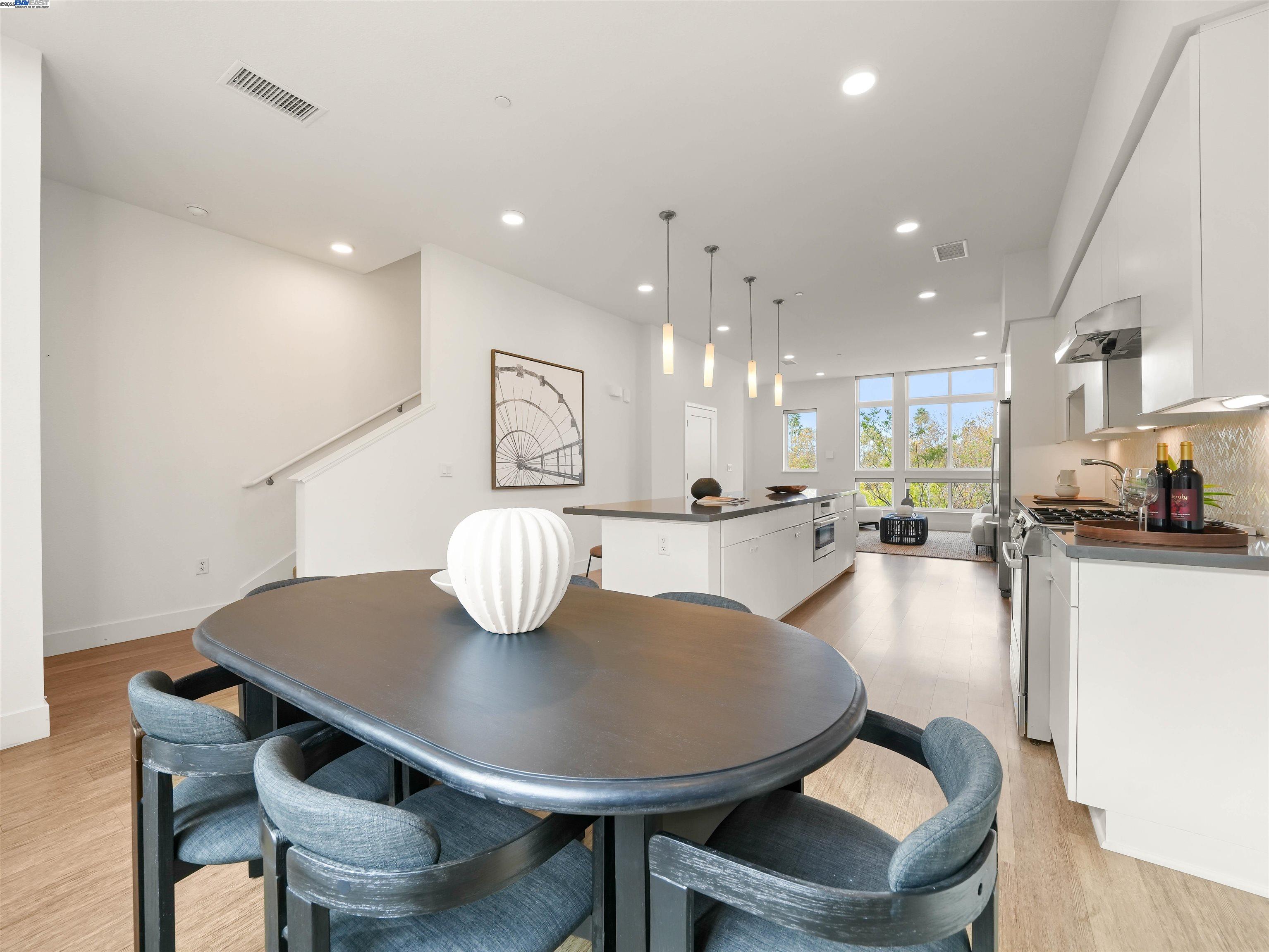 Detail Gallery Image 13 of 39 For 3768 Capitol Ave 309b,  Fremont,  CA 94538 - 3 Beds | 3/1 Baths