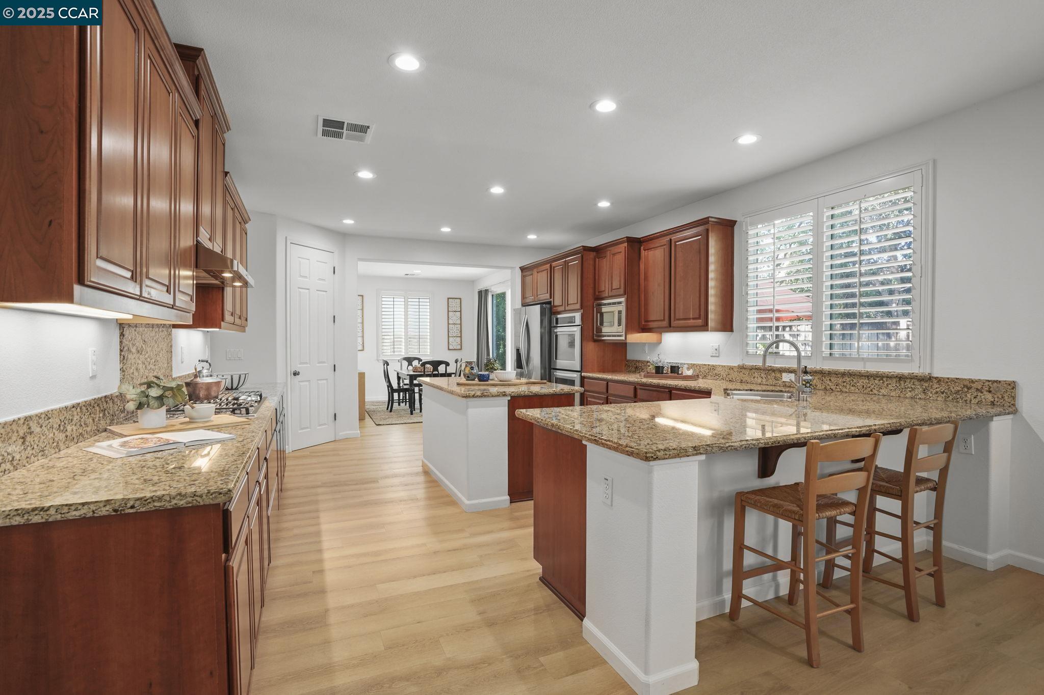 Detail Gallery Image 12 of 43 For 504 Silver Spur Ln, Oakley,  CA 94561 - 4 Beds | 3/1 Baths