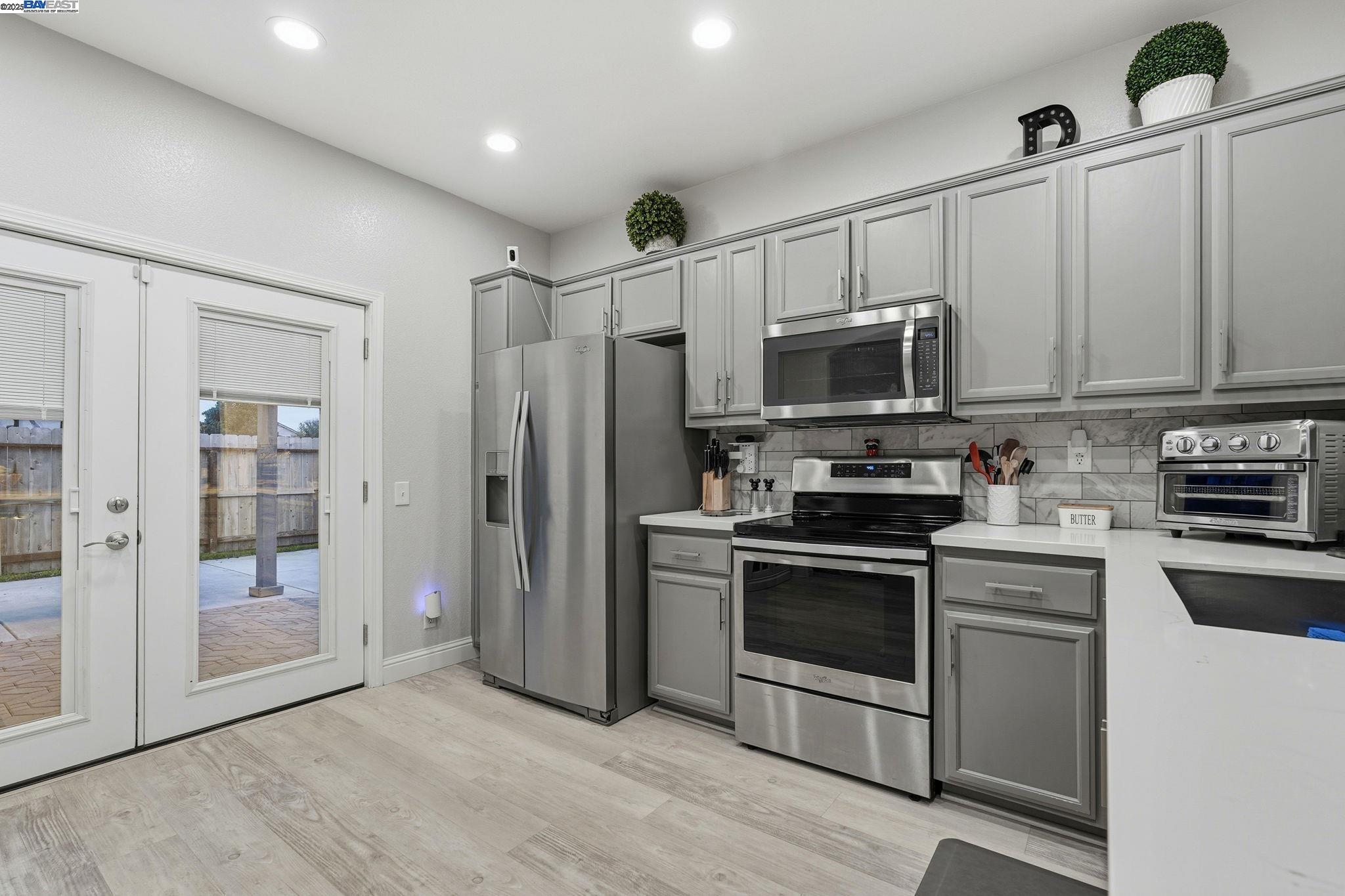 Detail Gallery Image 11 of 36 For 1588 Hearthsong Dr, Manteca,  CA 95337 - 4 Beds | 2/1 Baths