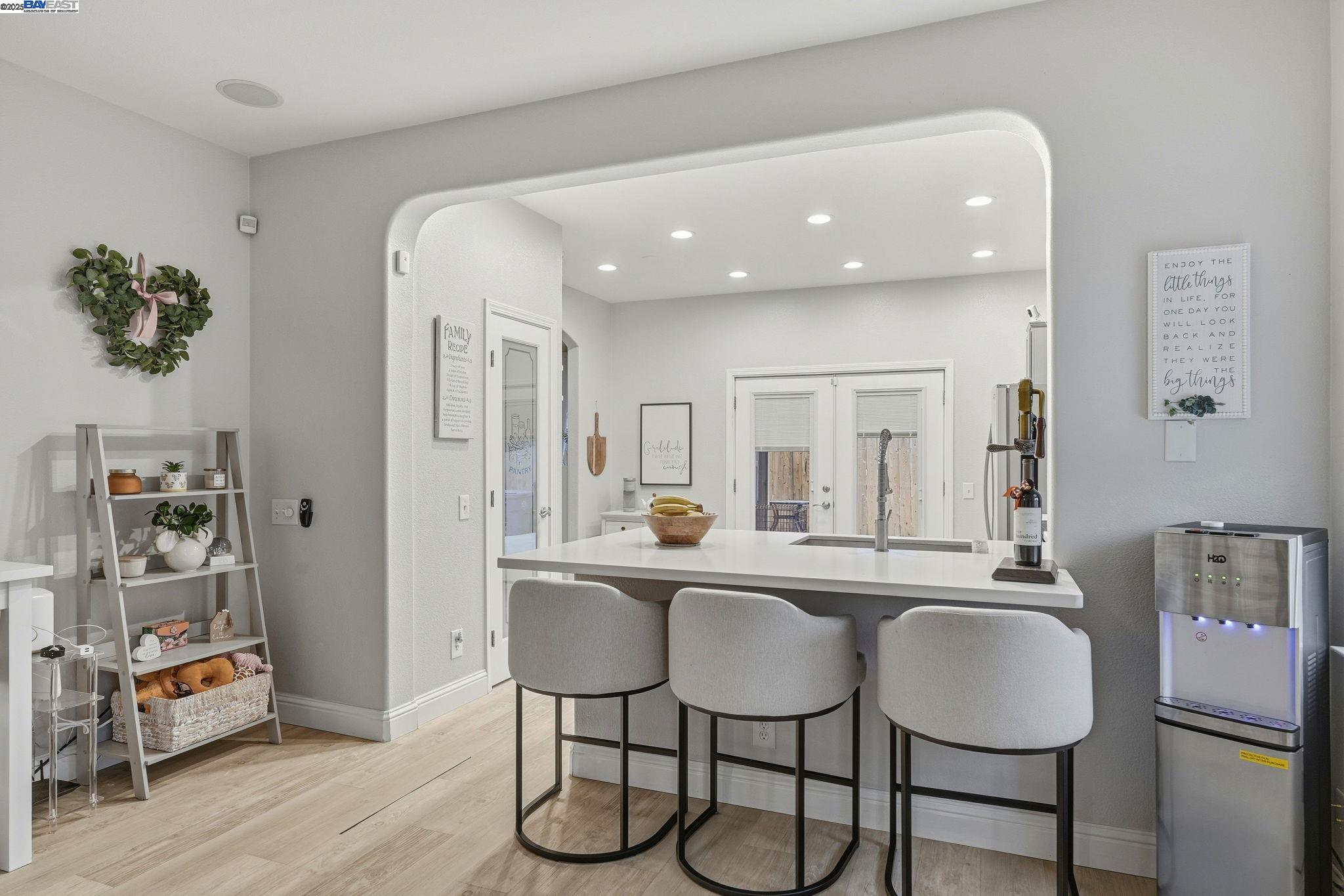 Detail Gallery Image 13 of 36 For 1588 Hearthsong Dr, Manteca,  CA 95337 - 4 Beds | 2/1 Baths