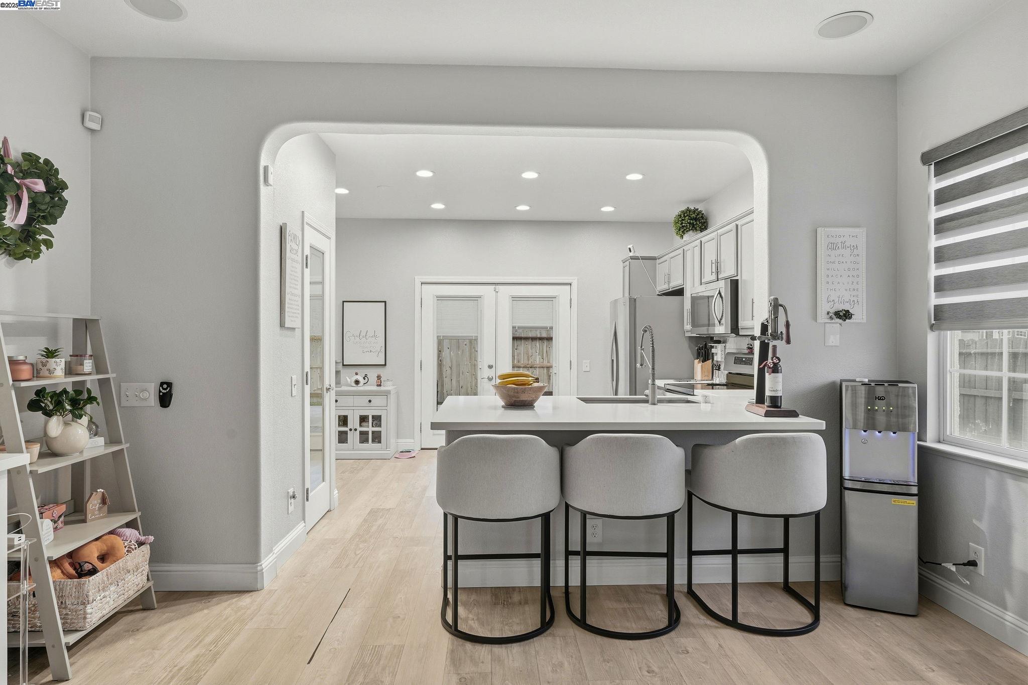 Detail Gallery Image 14 of 36 For 1588 Hearthsong Dr, Manteca,  CA 95337 - 4 Beds | 2/1 Baths