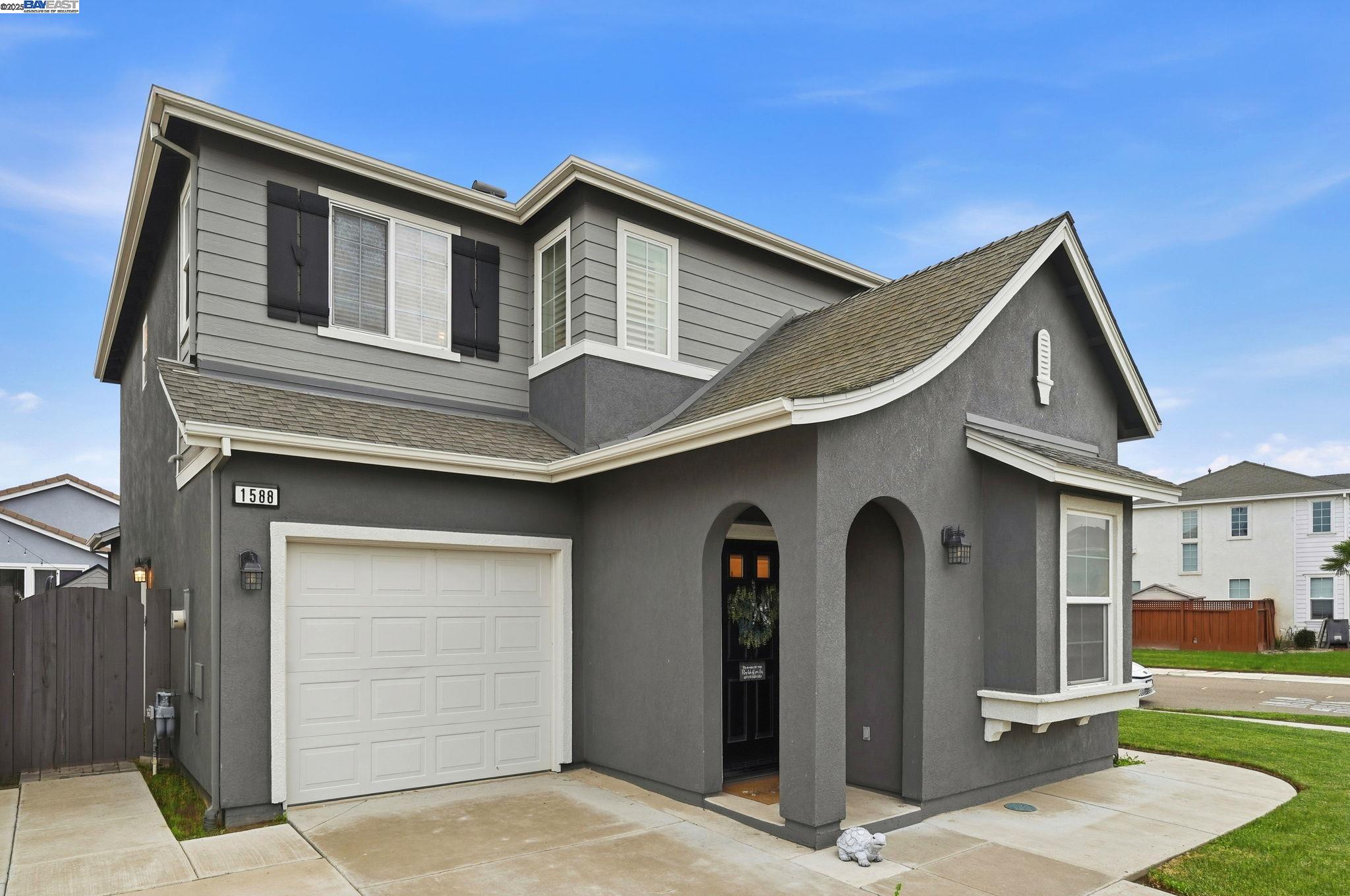 Detail Gallery Image 3 of 36 For 1588 Hearthsong Dr, Manteca,  CA 95337 - 4 Beds | 2/1 Baths