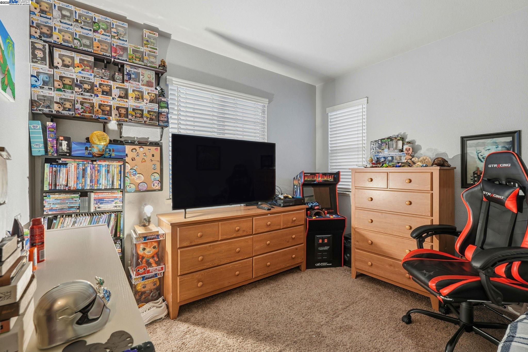 Detail Gallery Image 21 of 36 For 1588 Hearthsong Dr, Manteca,  CA 95337 - 4 Beds | 2/1 Baths