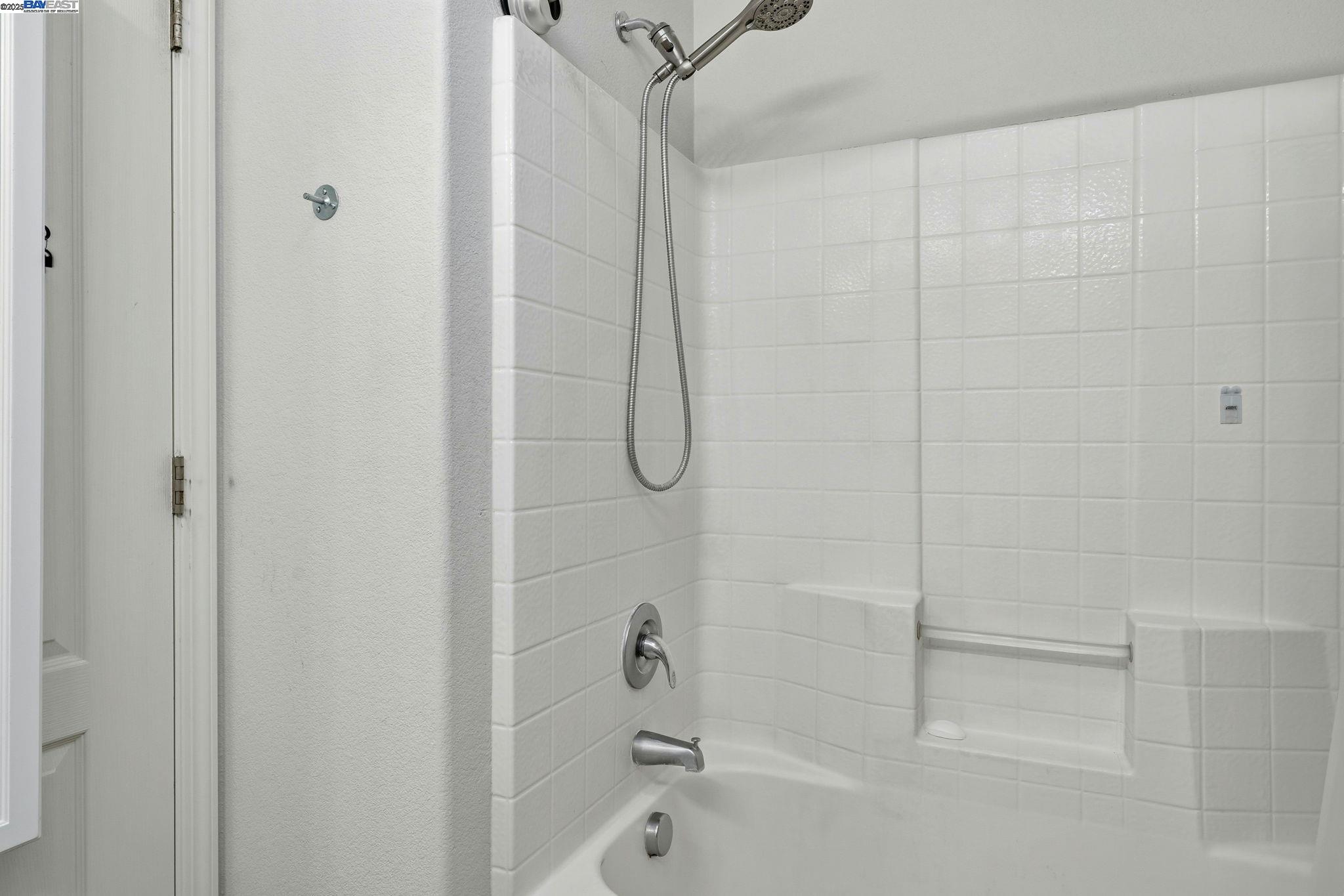 Detail Gallery Image 27 of 36 For 1588 Hearthsong Dr, Manteca,  CA 95337 - 4 Beds | 2/1 Baths