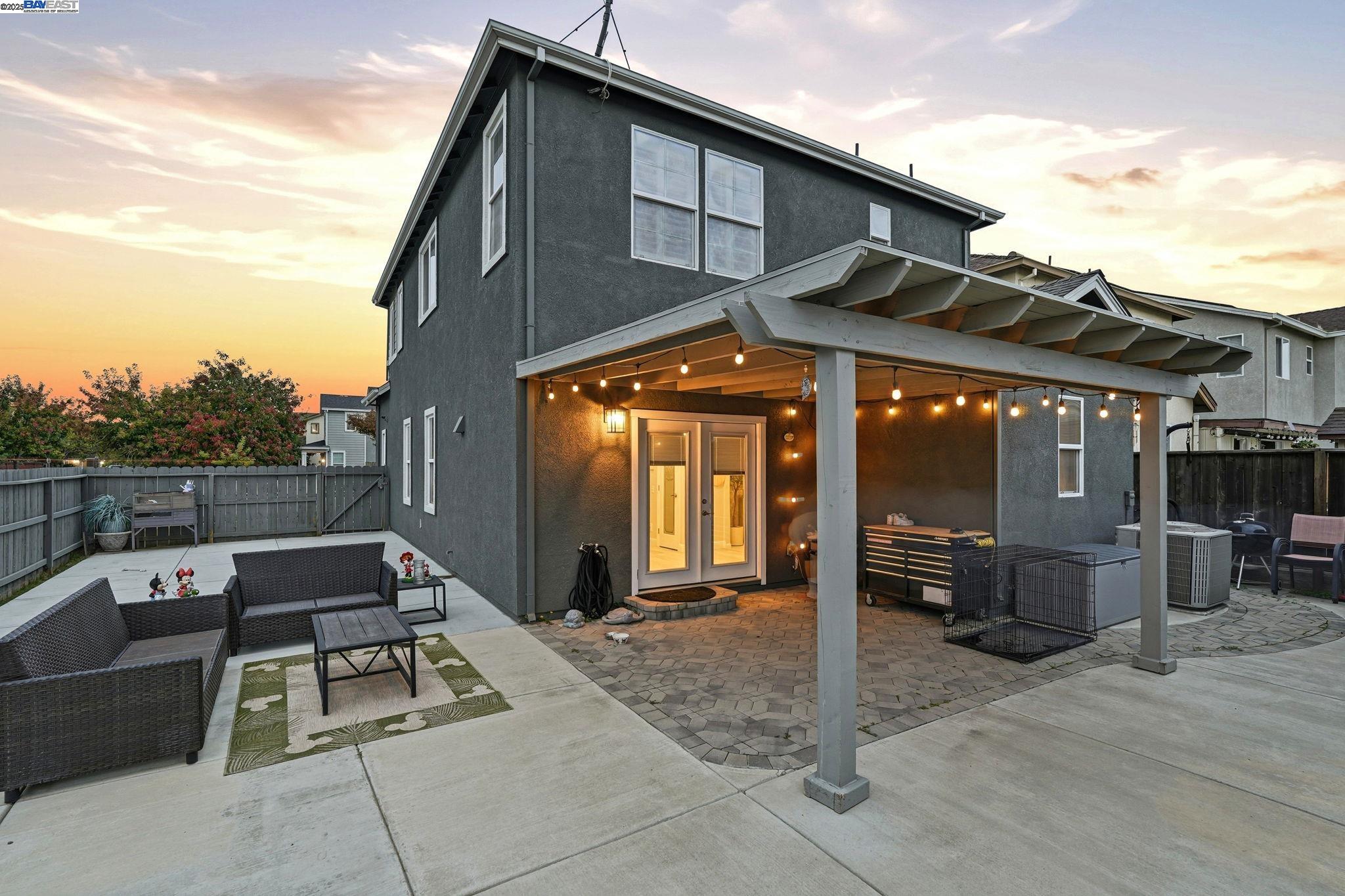 Detail Gallery Image 35 of 36 For 1588 Hearthsong Dr, Manteca,  CA 95337 - 4 Beds | 2/1 Baths