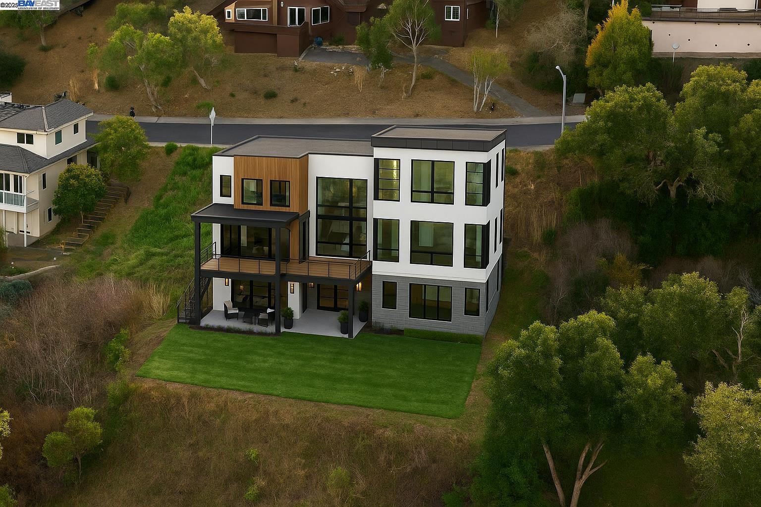 Detail Gallery Image 3 of 11 For 8421 Wildcat Dr, El Cerrito,  CA 94530 - – Beds | – Baths