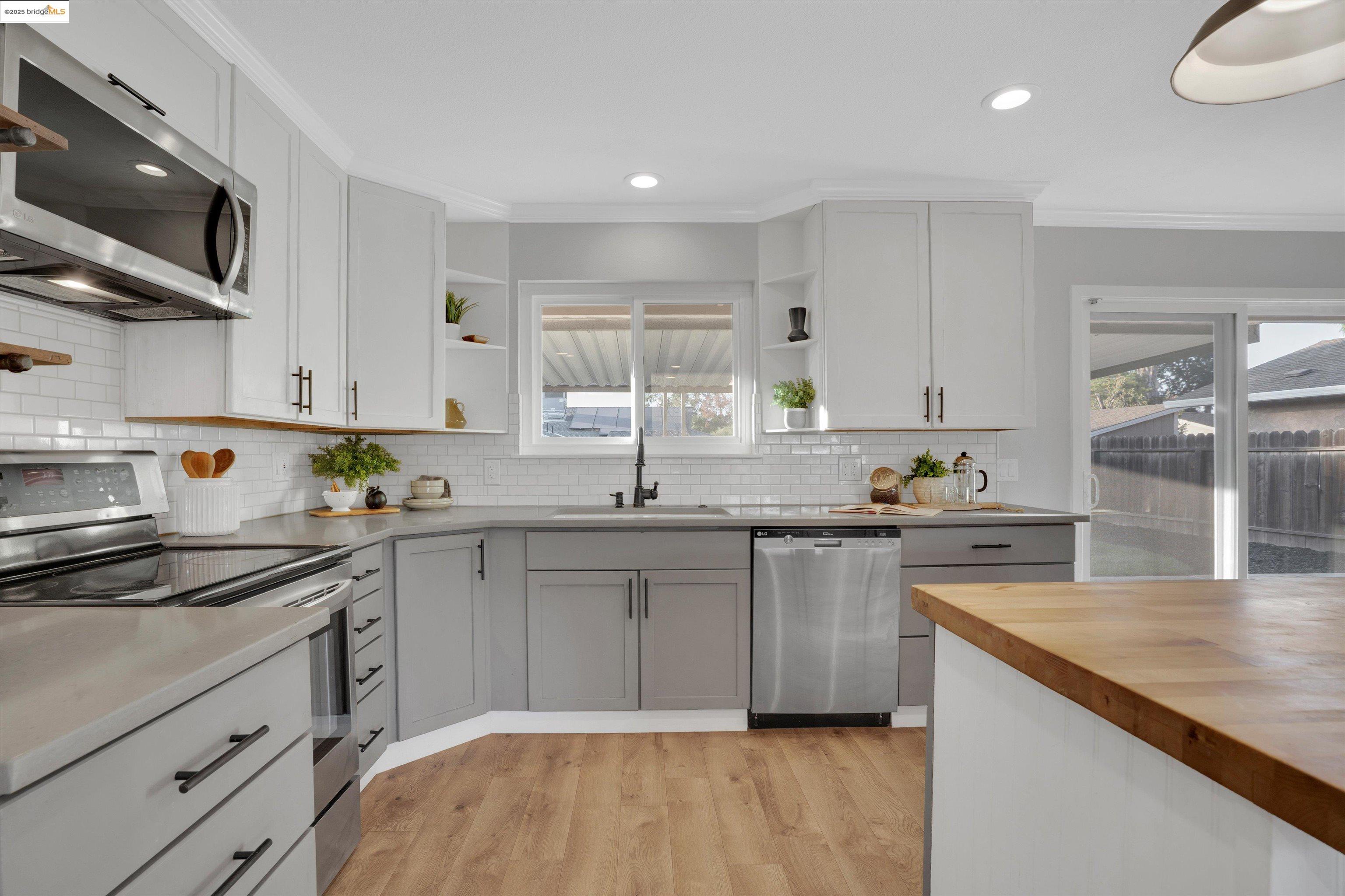 Detail Gallery Image 10 of 26 For 1166 Hibiscus Way, Livermore,  CA 94551 - 2 Beds | 2 Baths